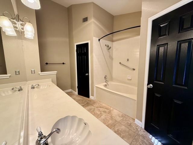 1920 White Oak Cir Property Photo 10