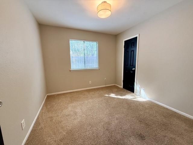 1920 White Oak Cir Property Photo 13