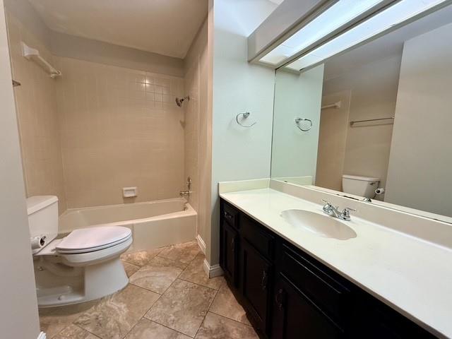 1920 White Oak Cir Property Photo 15