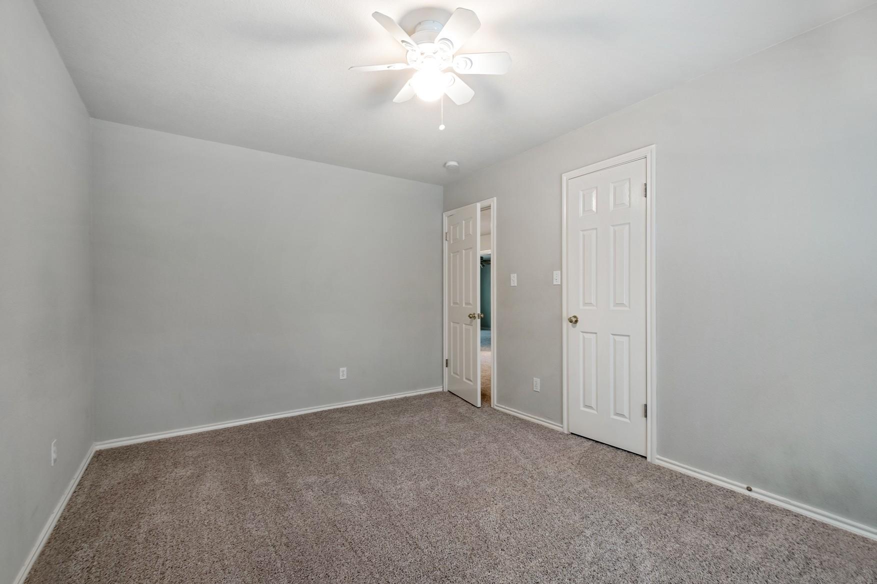 4229 Kingsburg Dr Property Photo 31