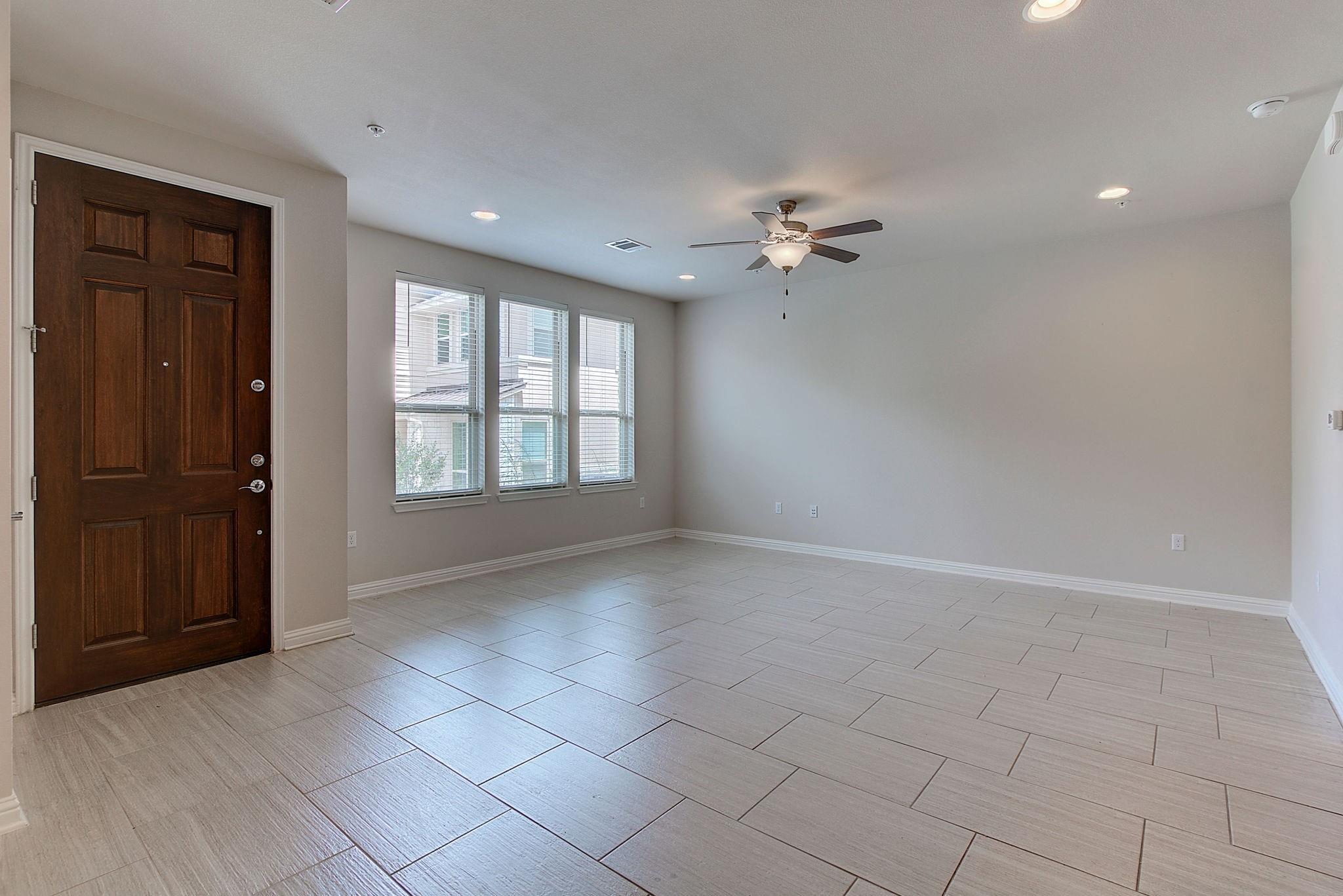13800 Lyndhurst St #73 Property Photo 5