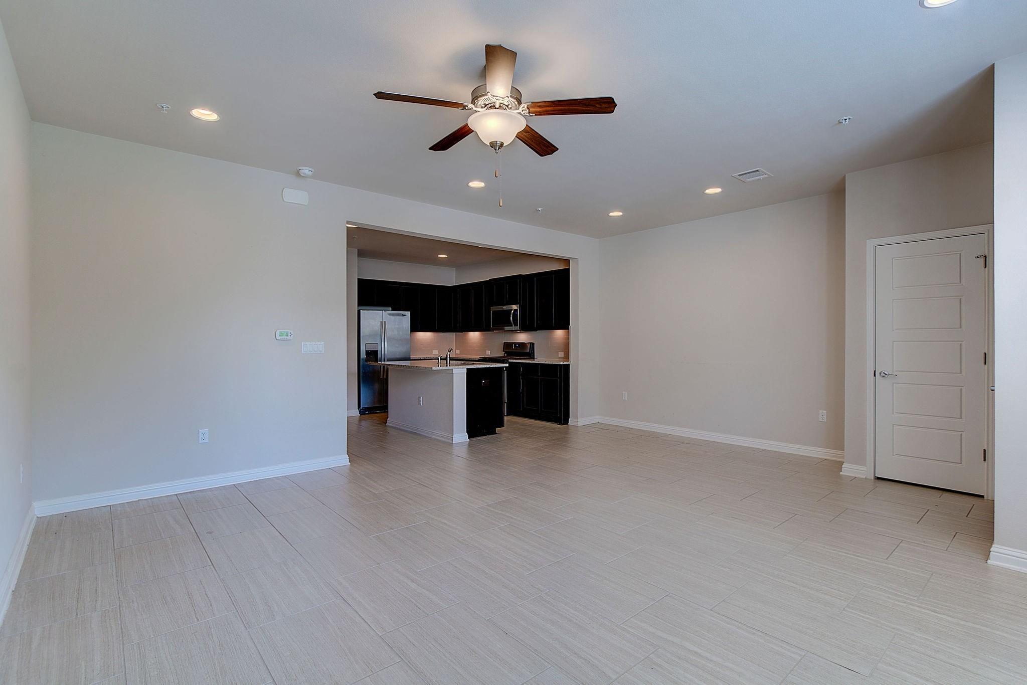 13800 Lyndhurst St #73 Property Photo 6