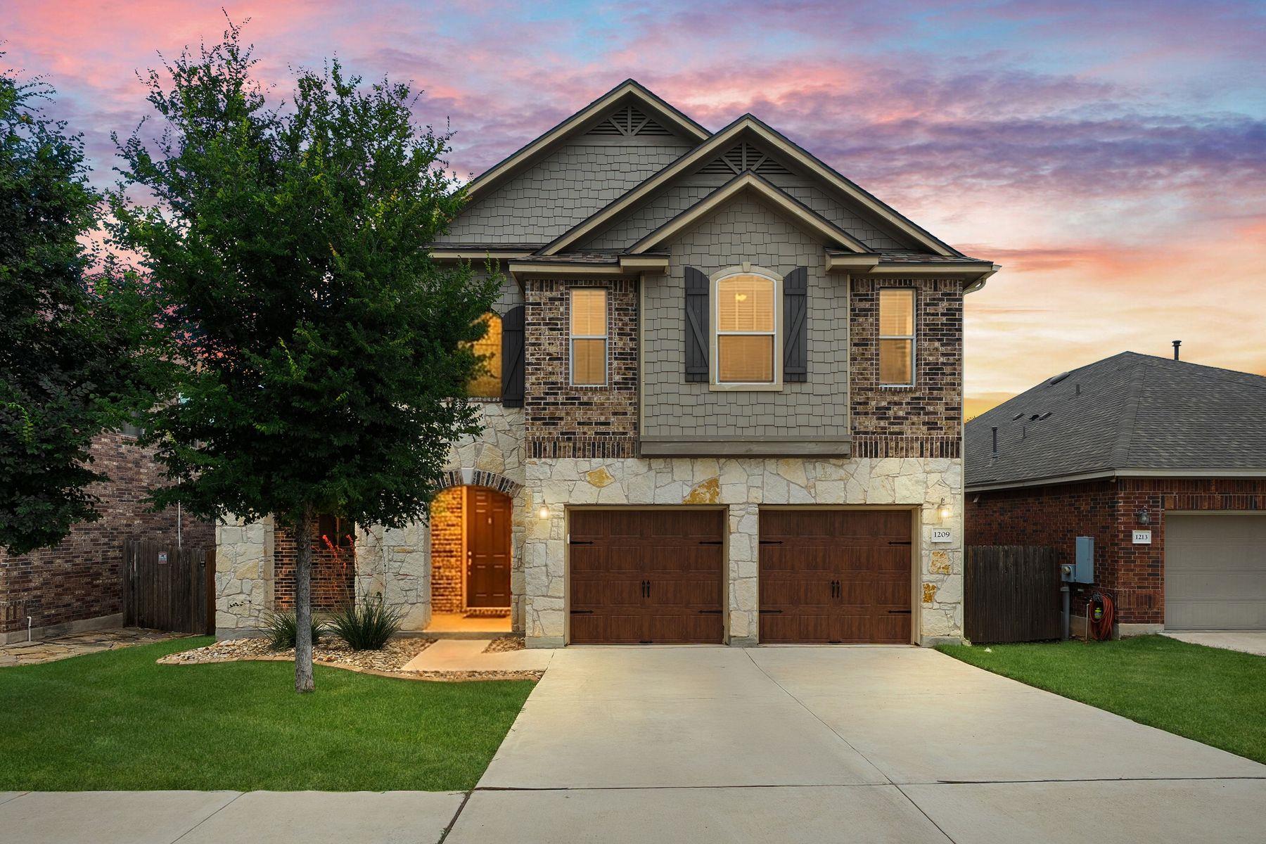 1209 Half Hitch Trl Property Photo 1