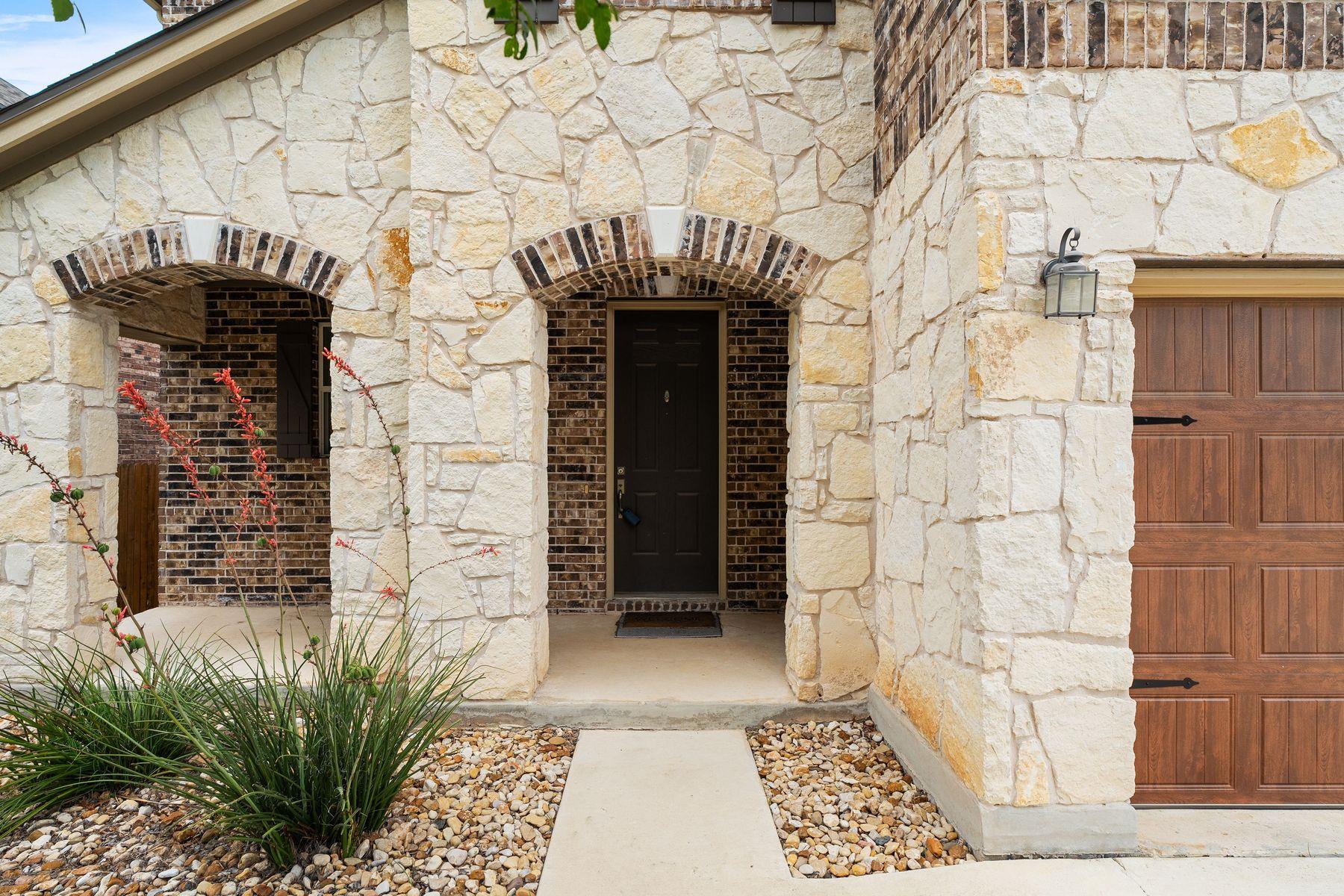 1209 Half Hitch Trl Property Photo 3