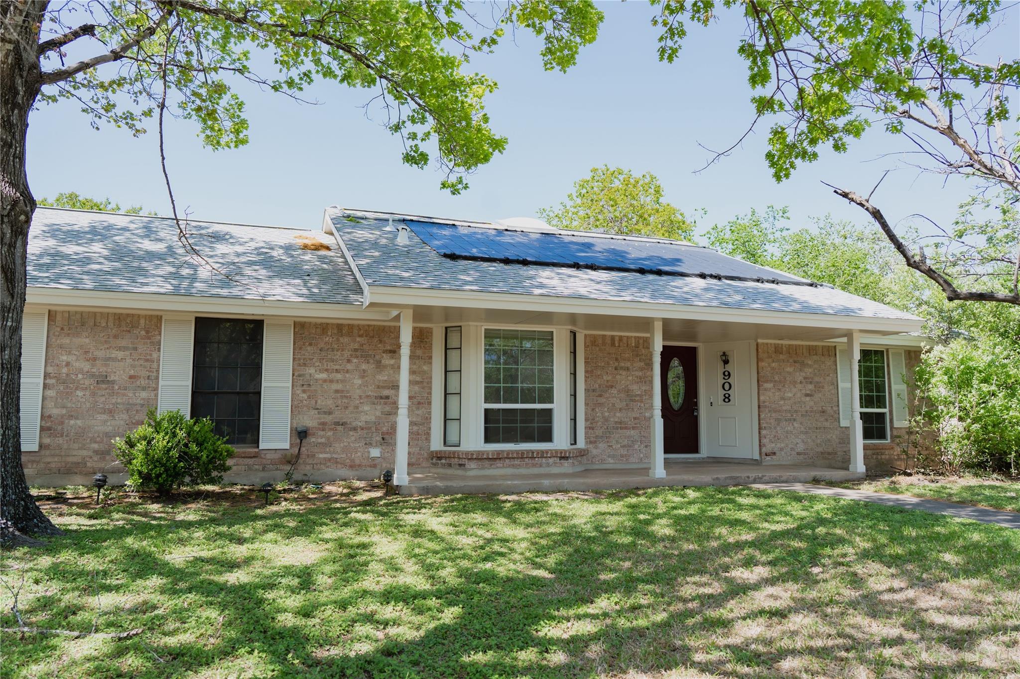 908 Green Meadow Dr Property Photo