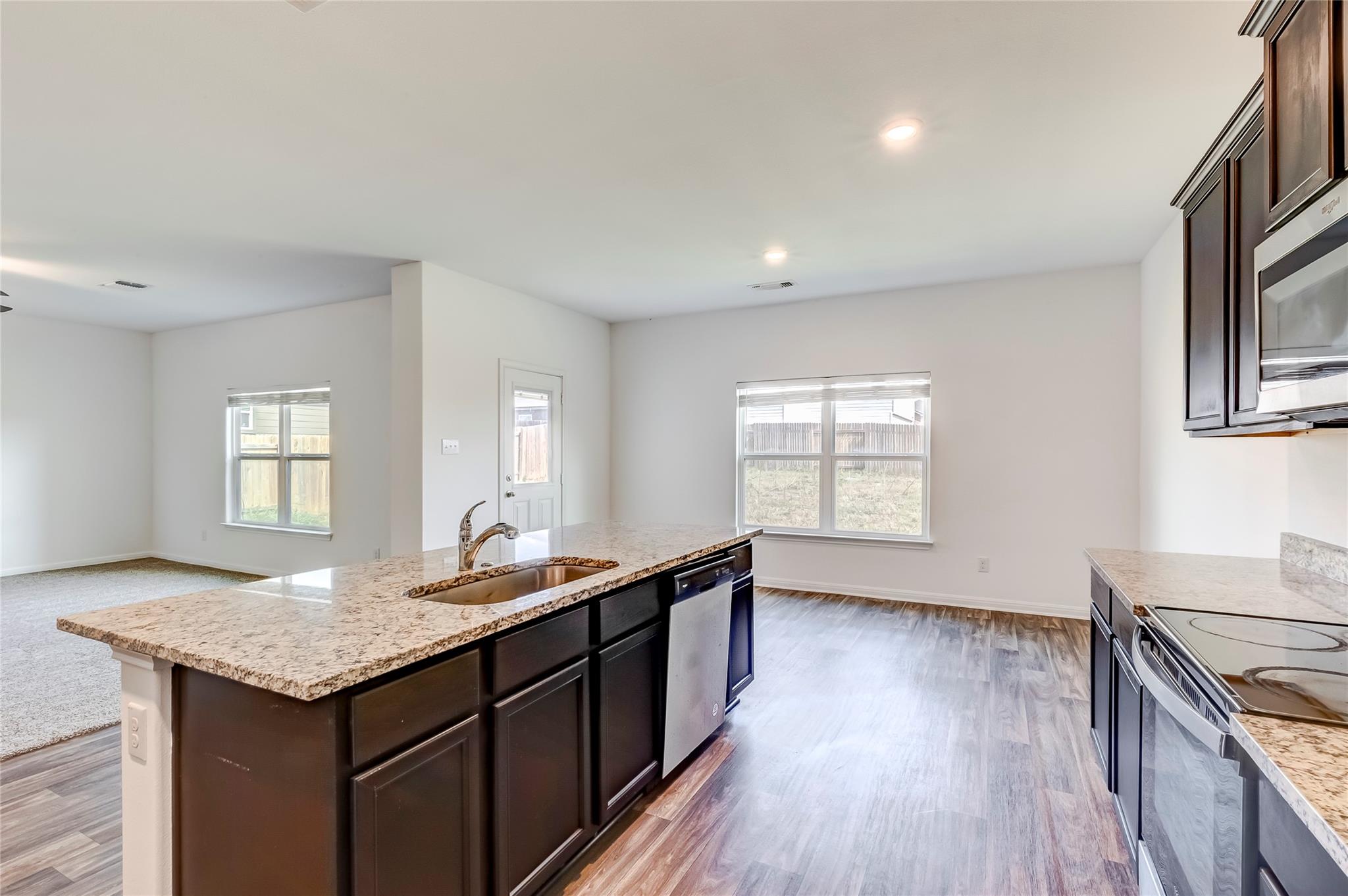 117 Fairfax Ln Property Photo 12
