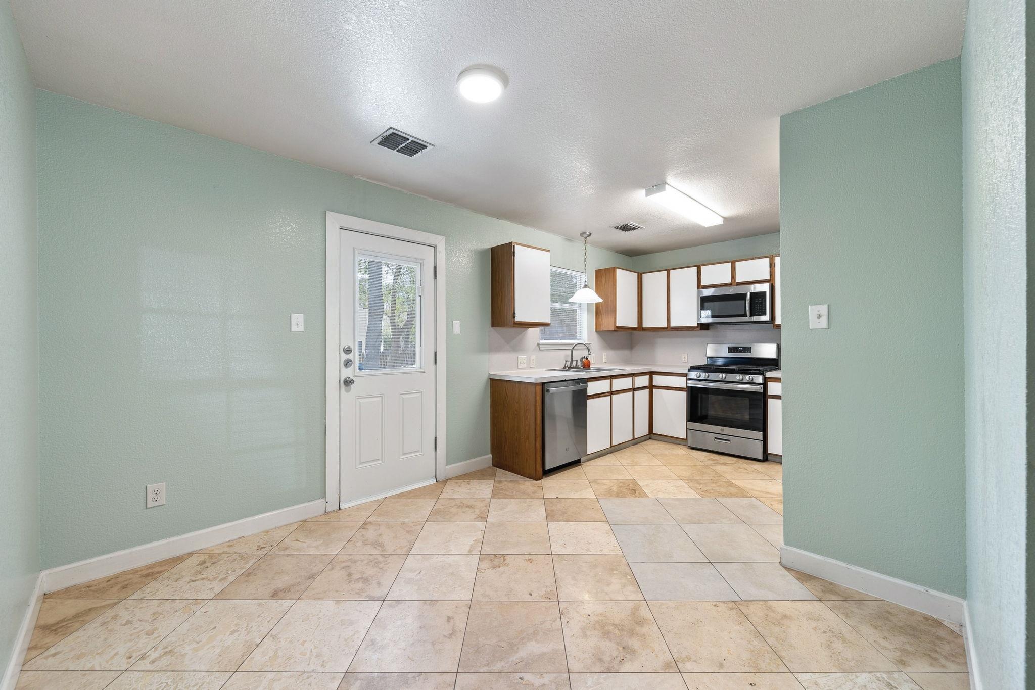 5505 Mesquite Grove Rd Property Photo 9