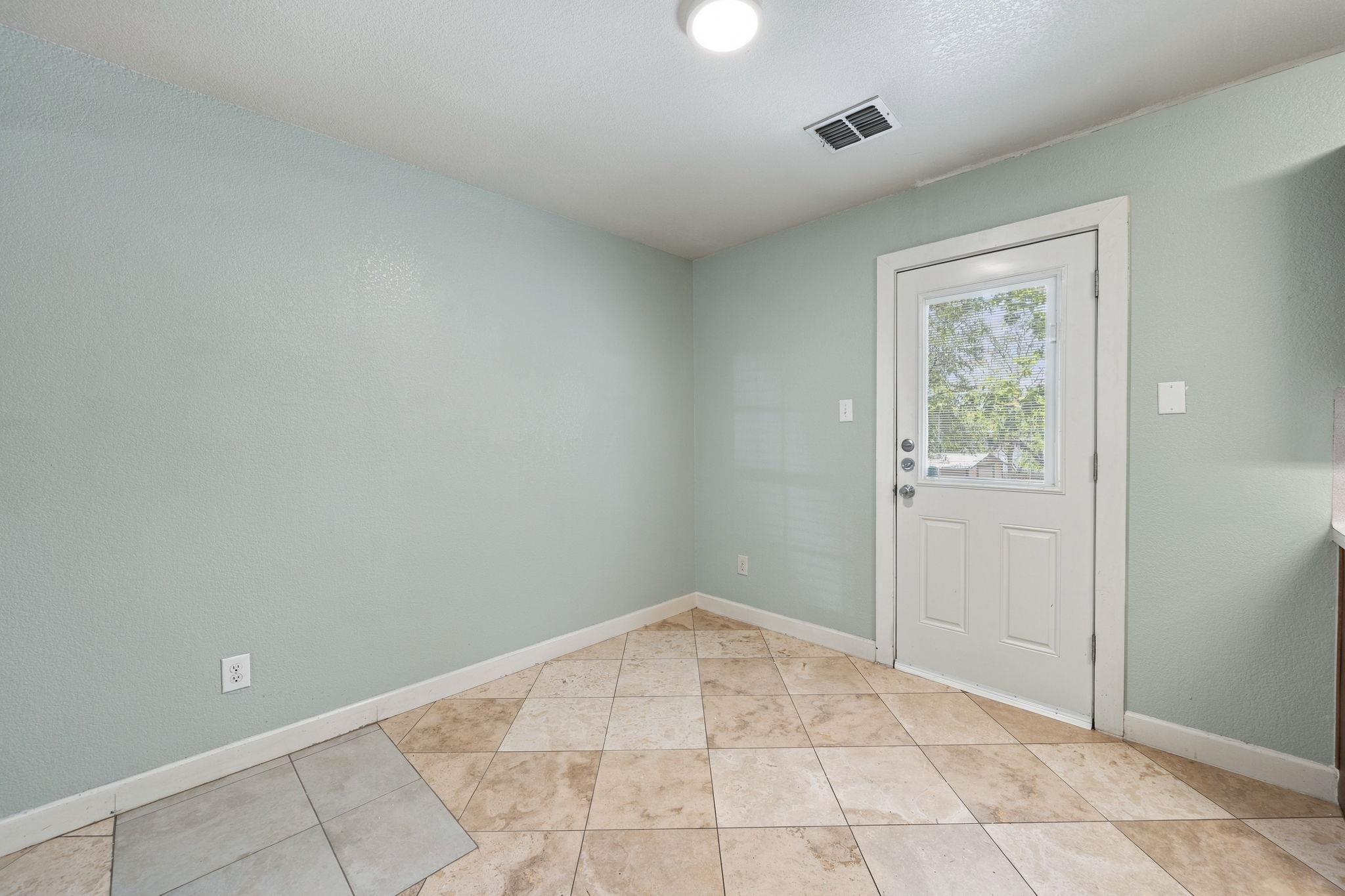 5505 Mesquite Grove Rd Property Photo 11