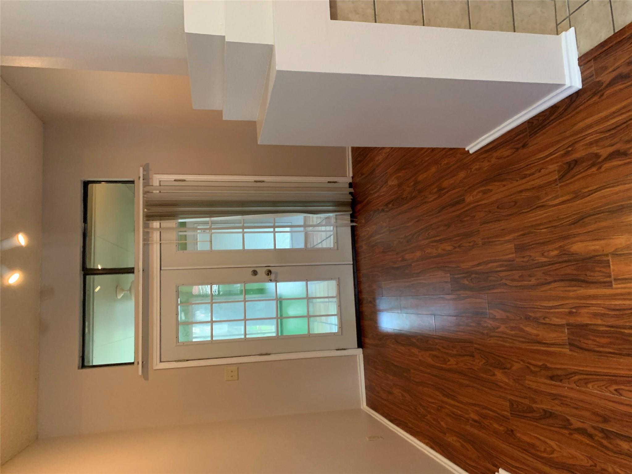 3215 Tree Grove Dr Property Photo 5