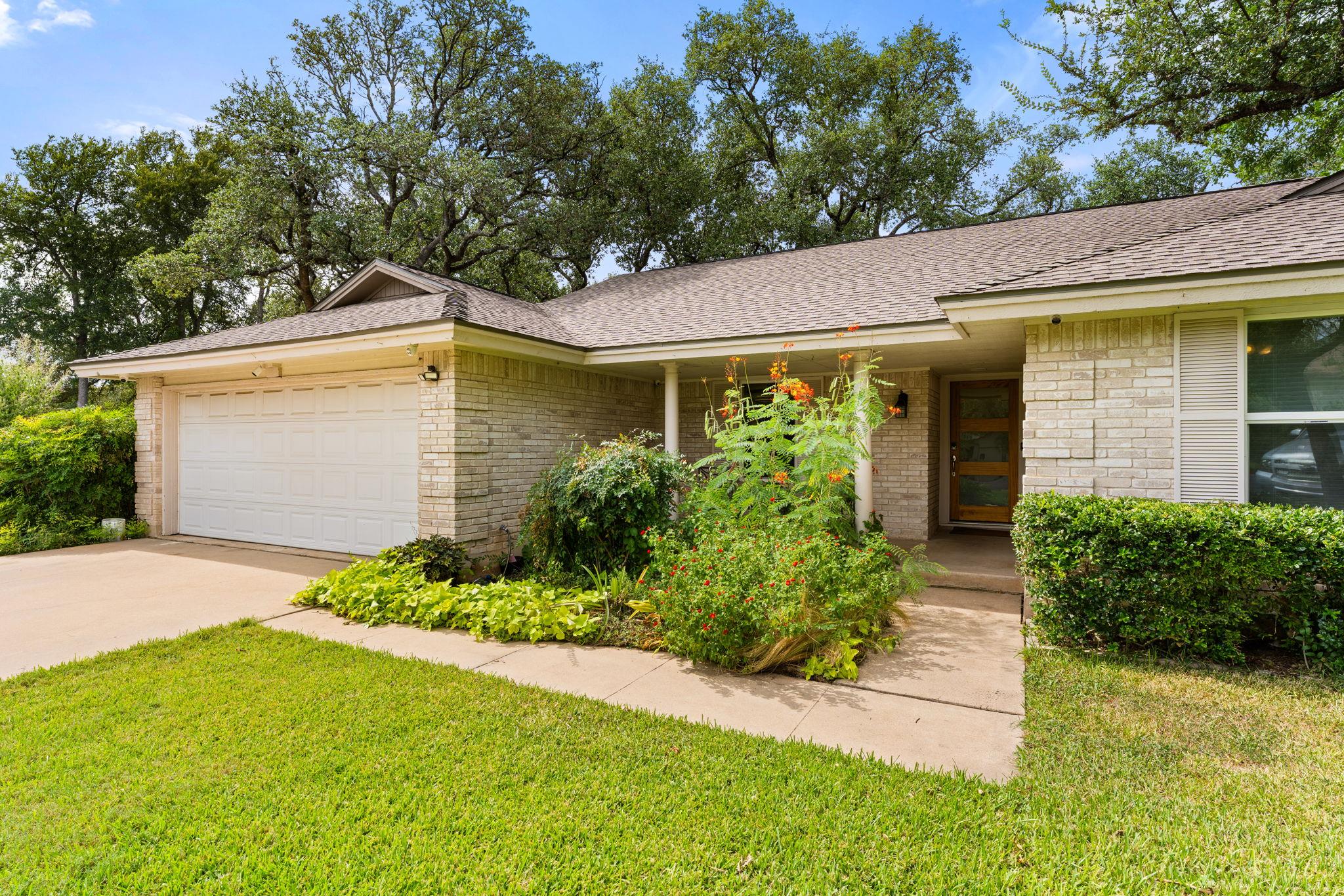 9702 Beauchamp Sq Property Photo 1