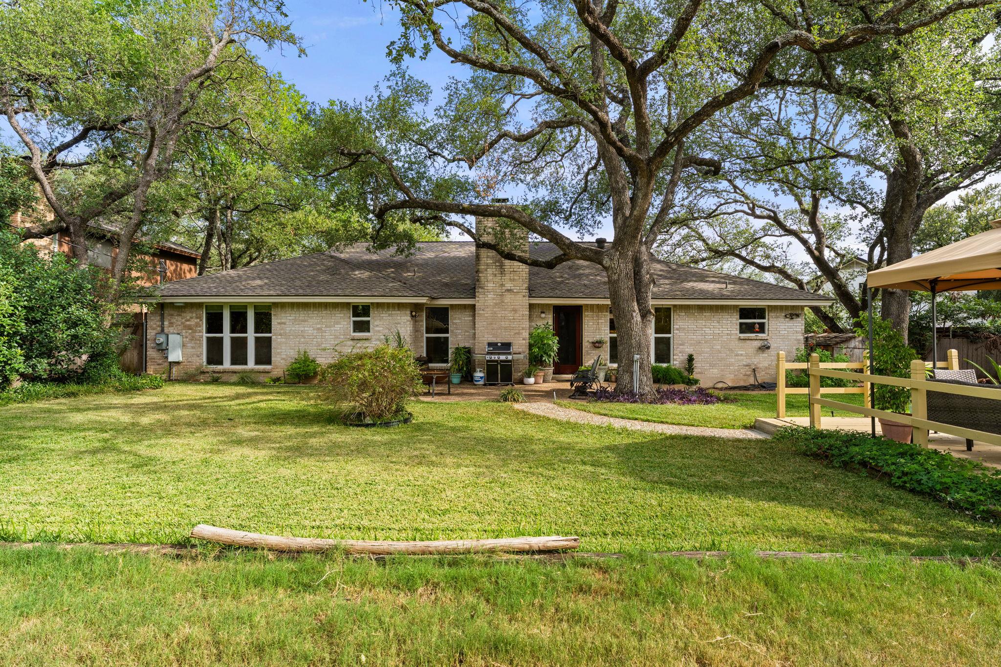 9702 Beauchamp Sq Property Photo 32