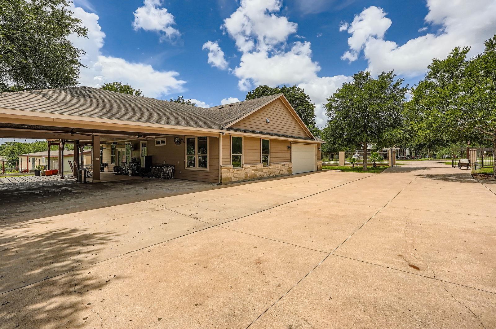 195 Heritage Oaks Dr Property Photo 31