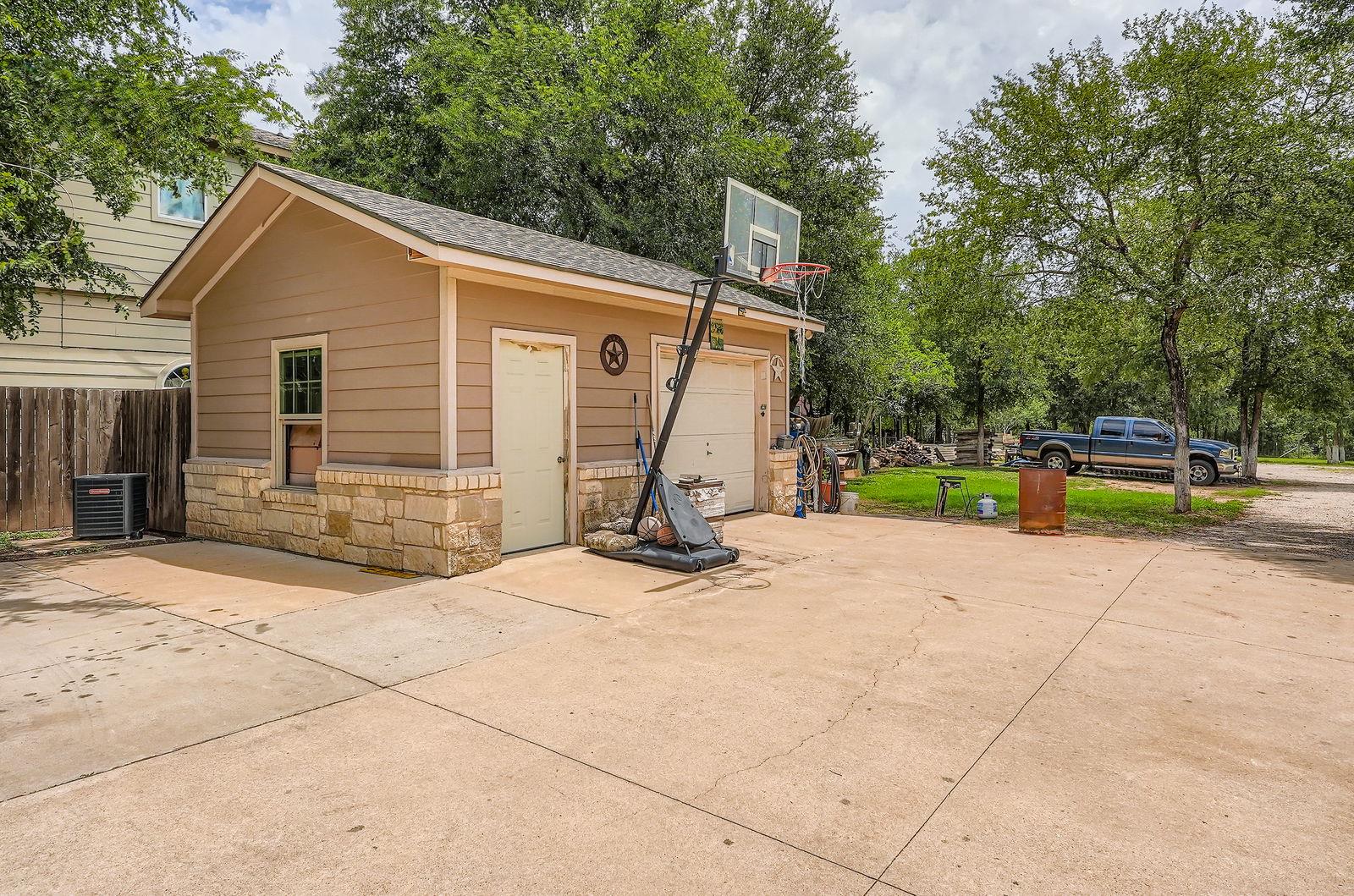 195 Heritage Oaks Dr Property Photo 32