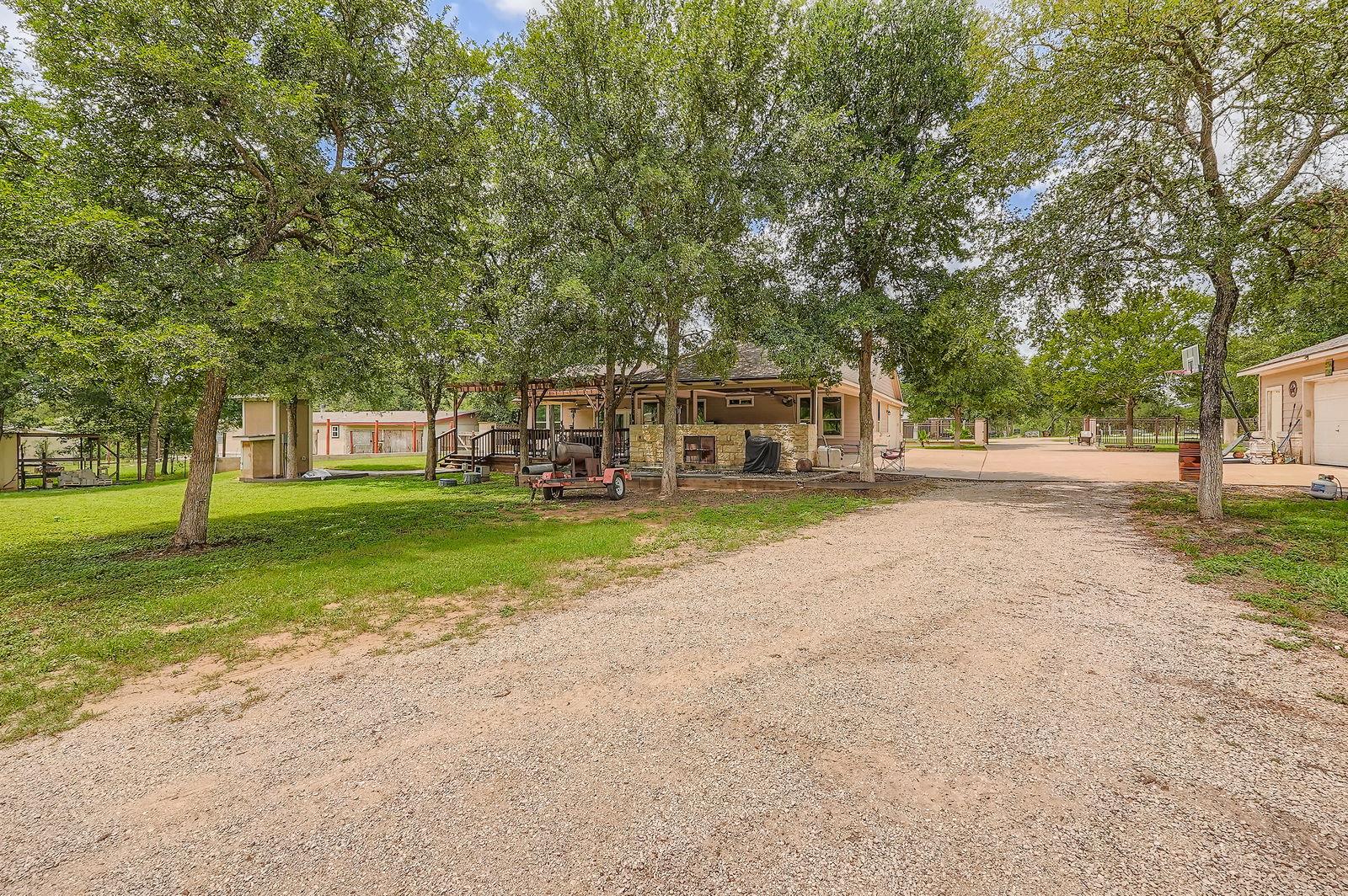 195 Heritage Oaks Dr Property Photo 34