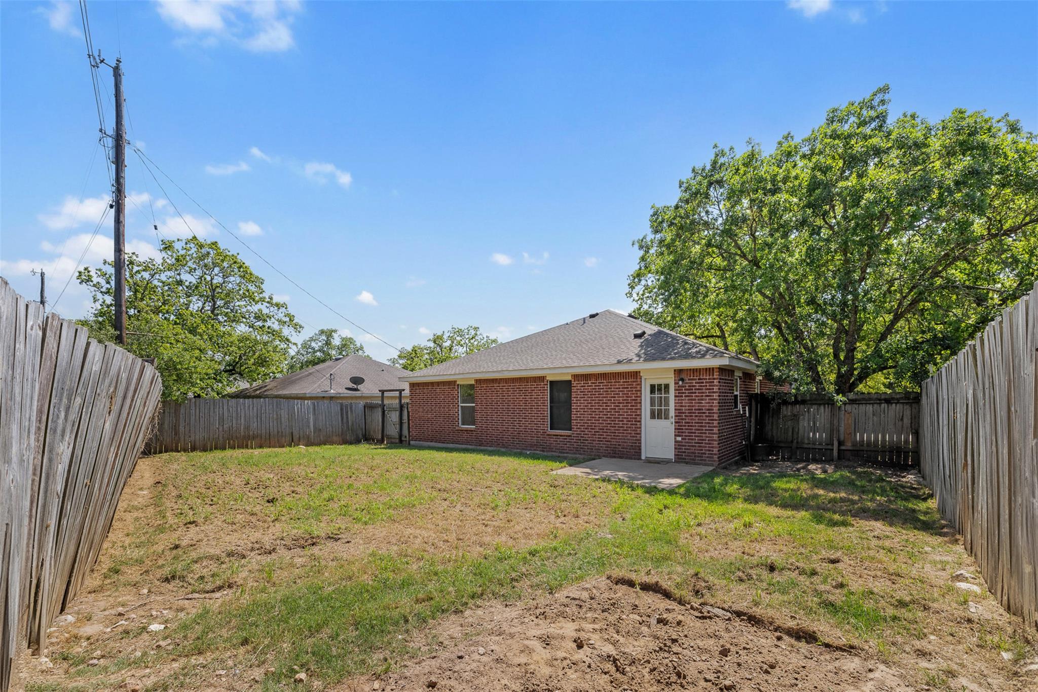 688 Rolling Oaks Dr Property Photo 8