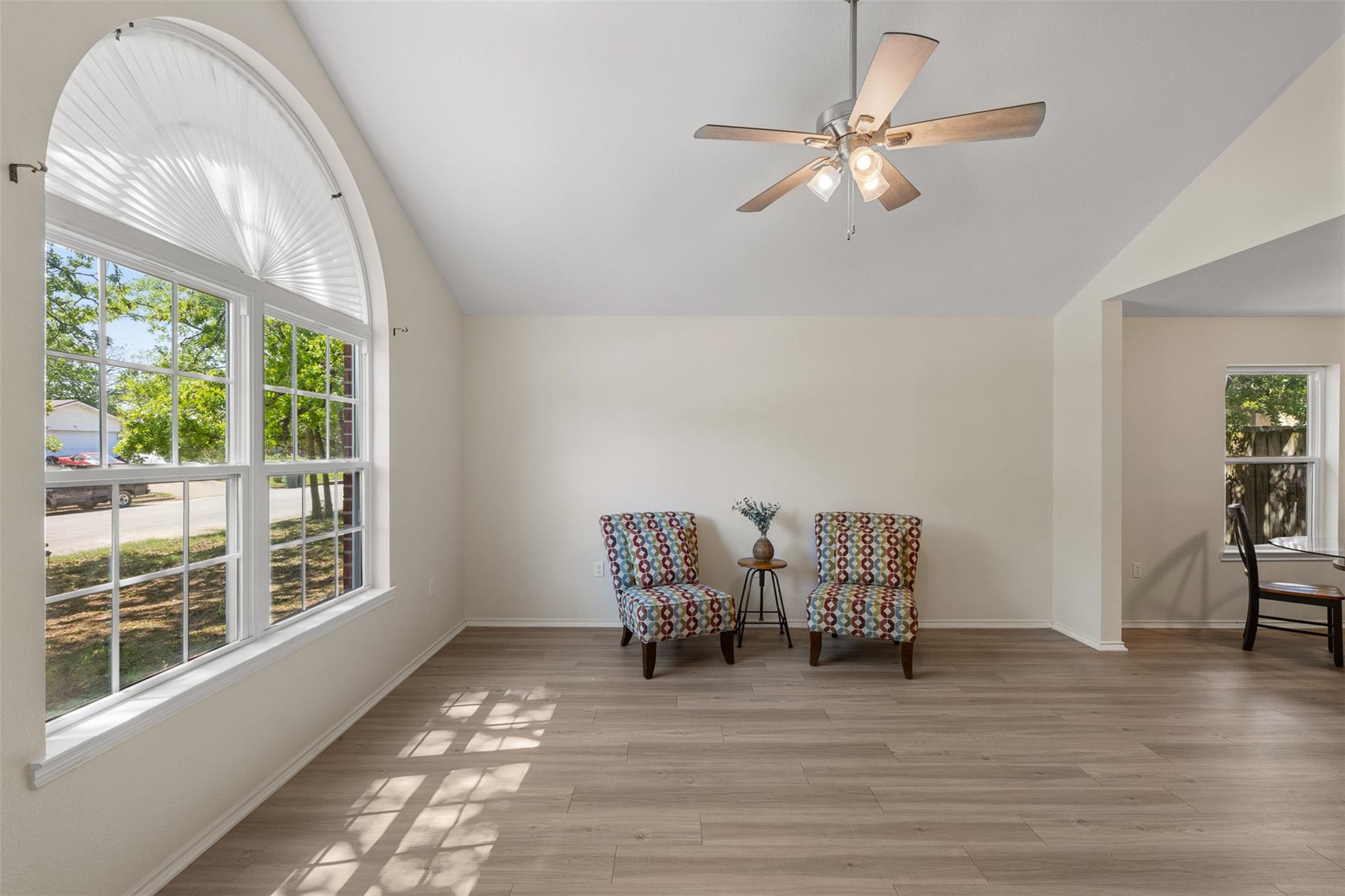 688 Rolling Oaks Dr Property Photo 10