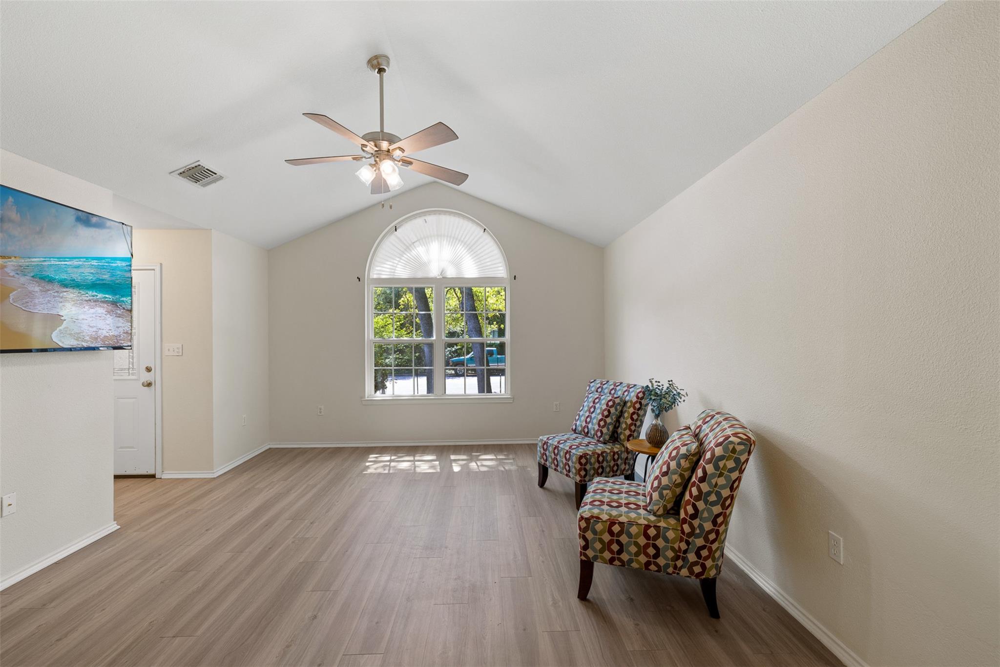 688 Rolling Oaks Dr Property Photo 11