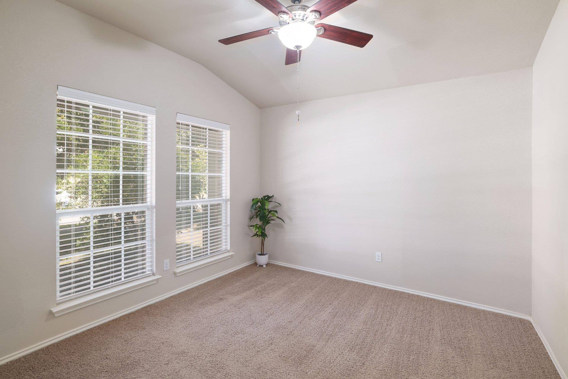 293 Bloomsbury Dr Property Photo 13