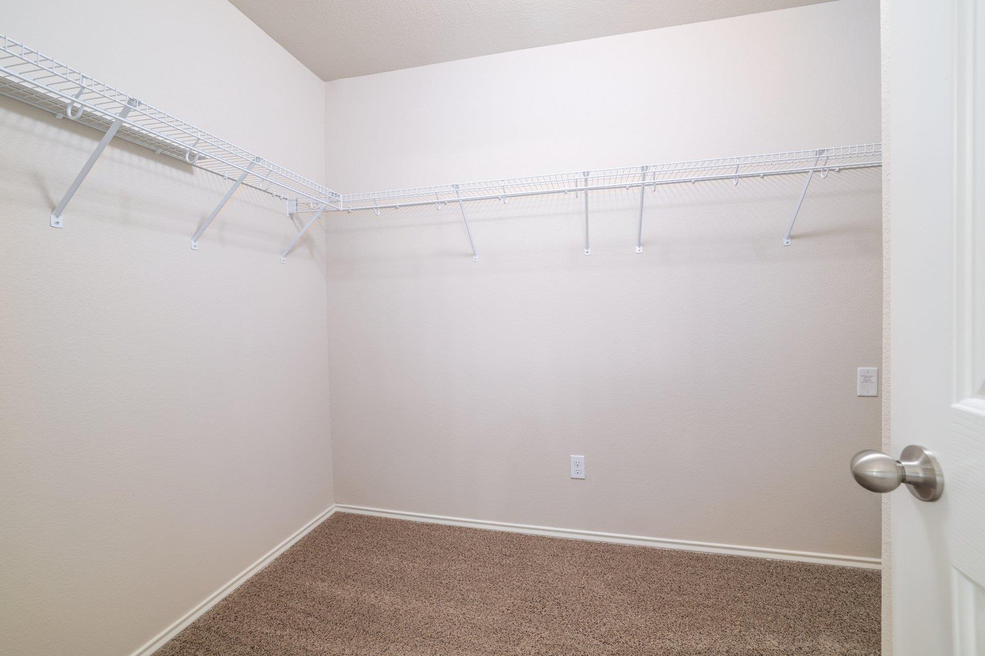 293 Bloomsbury Dr Property Photo 19