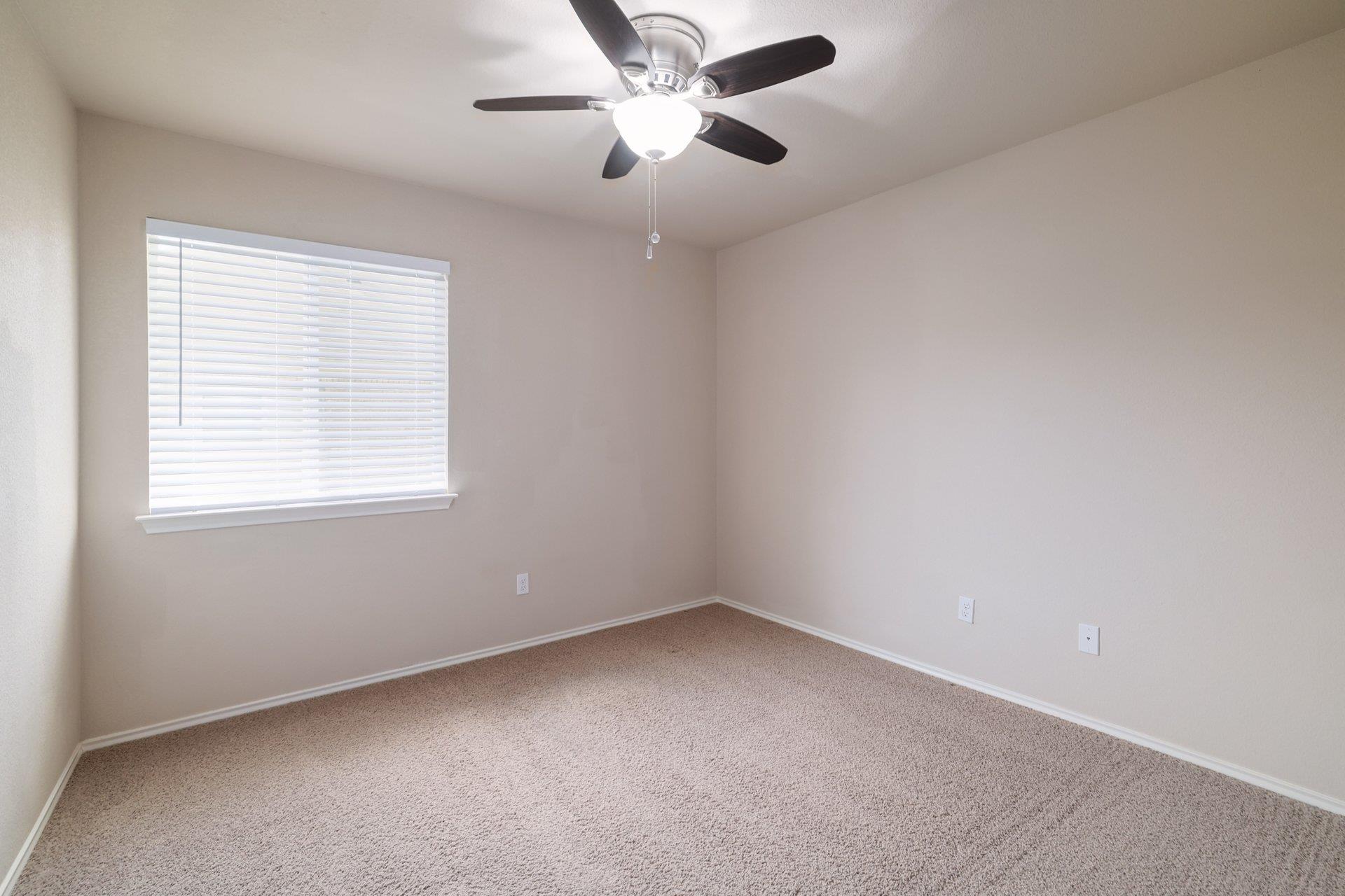 293 Bloomsbury Dr Property Photo 20