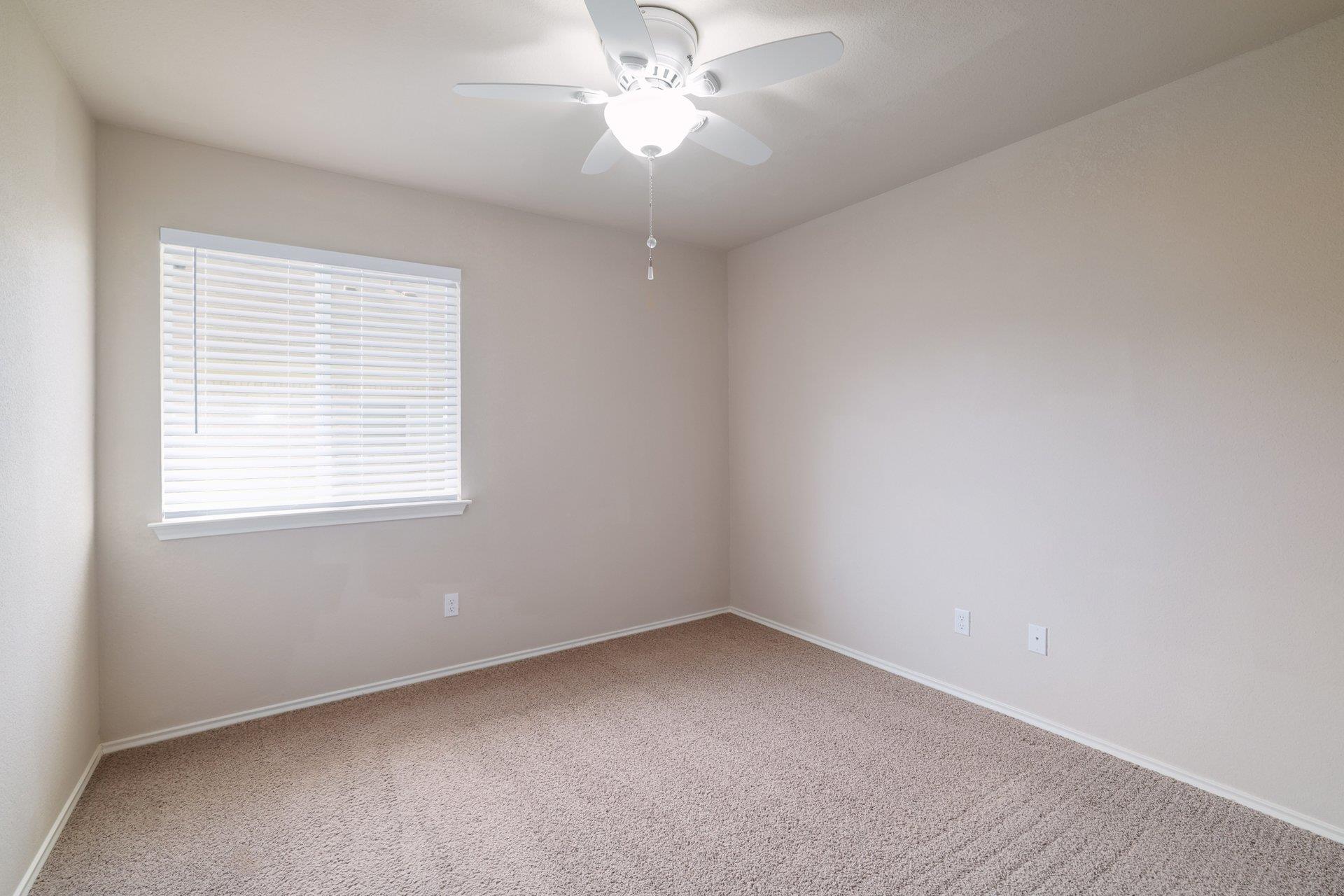 293 Bloomsbury Dr Property Photo 22