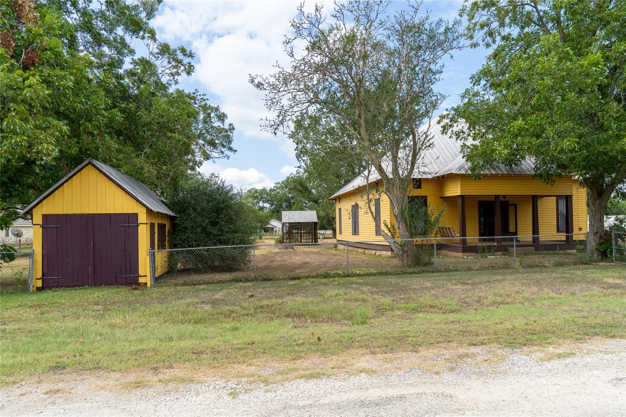 115 N Lockhart St Property Photo 2