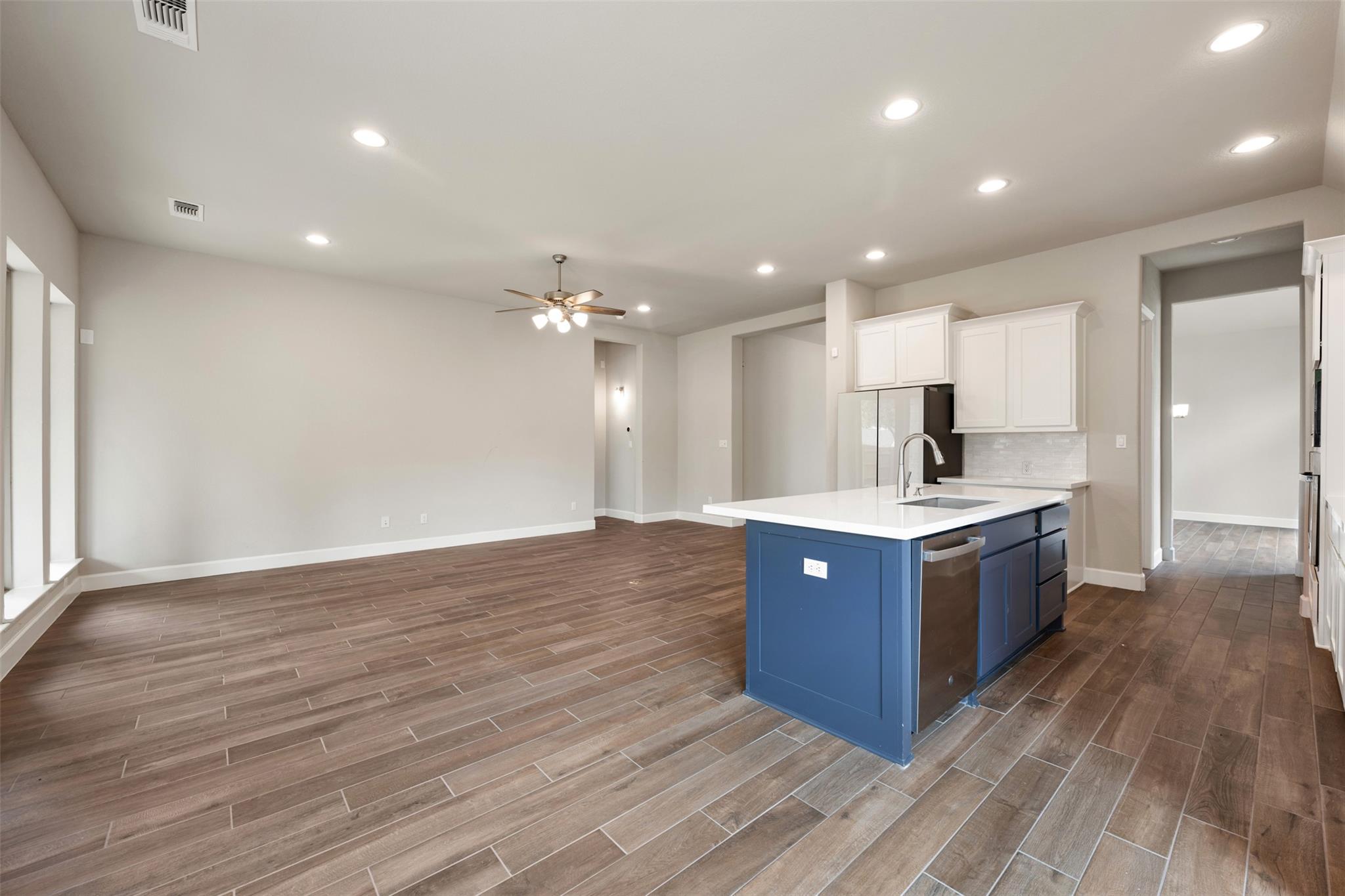 104 Anejo Bluff Ct Property Photo 7