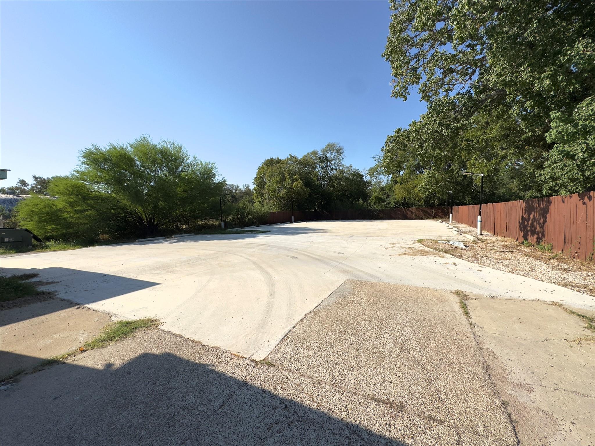 1212 E Pierce St Property Photo 13