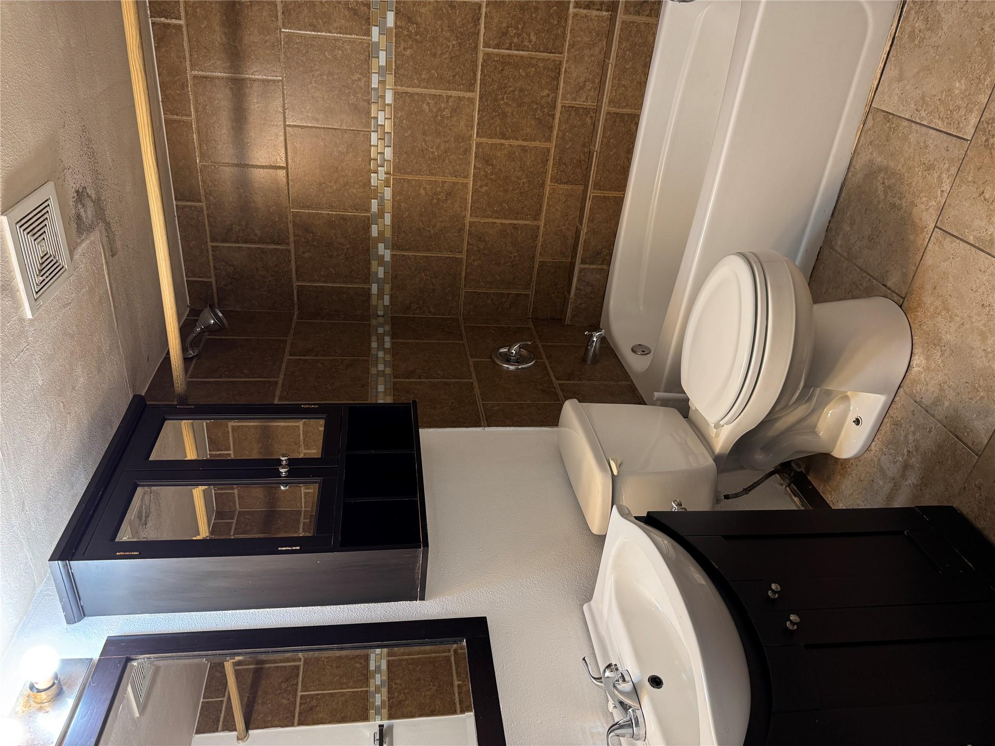 9049 Galewood Dr #103 Property Photo 5