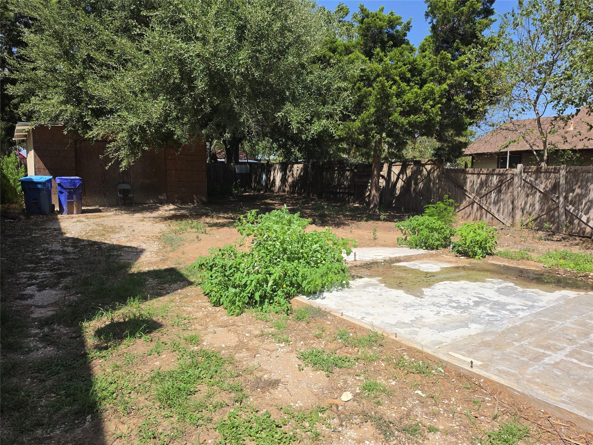 102 E Alamo St Property Photo 4