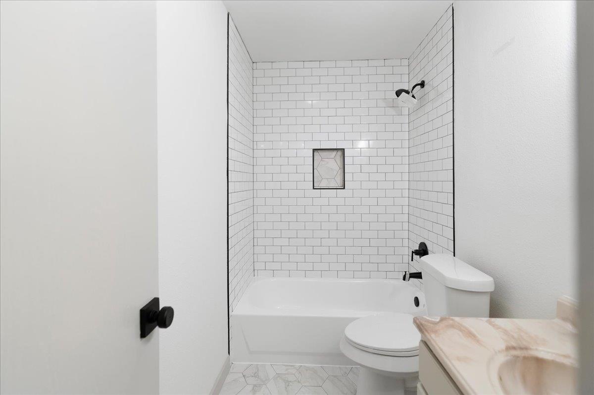 2305 Donna Dr Property Photo 23