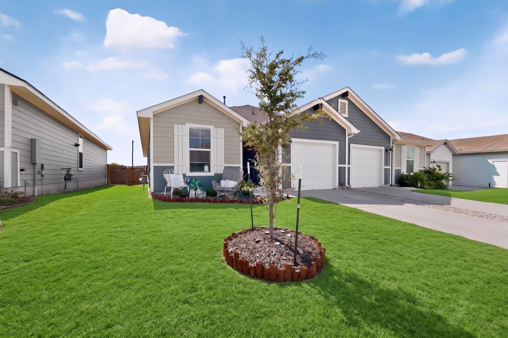 439 Arnold Loop #a Property Photo 3