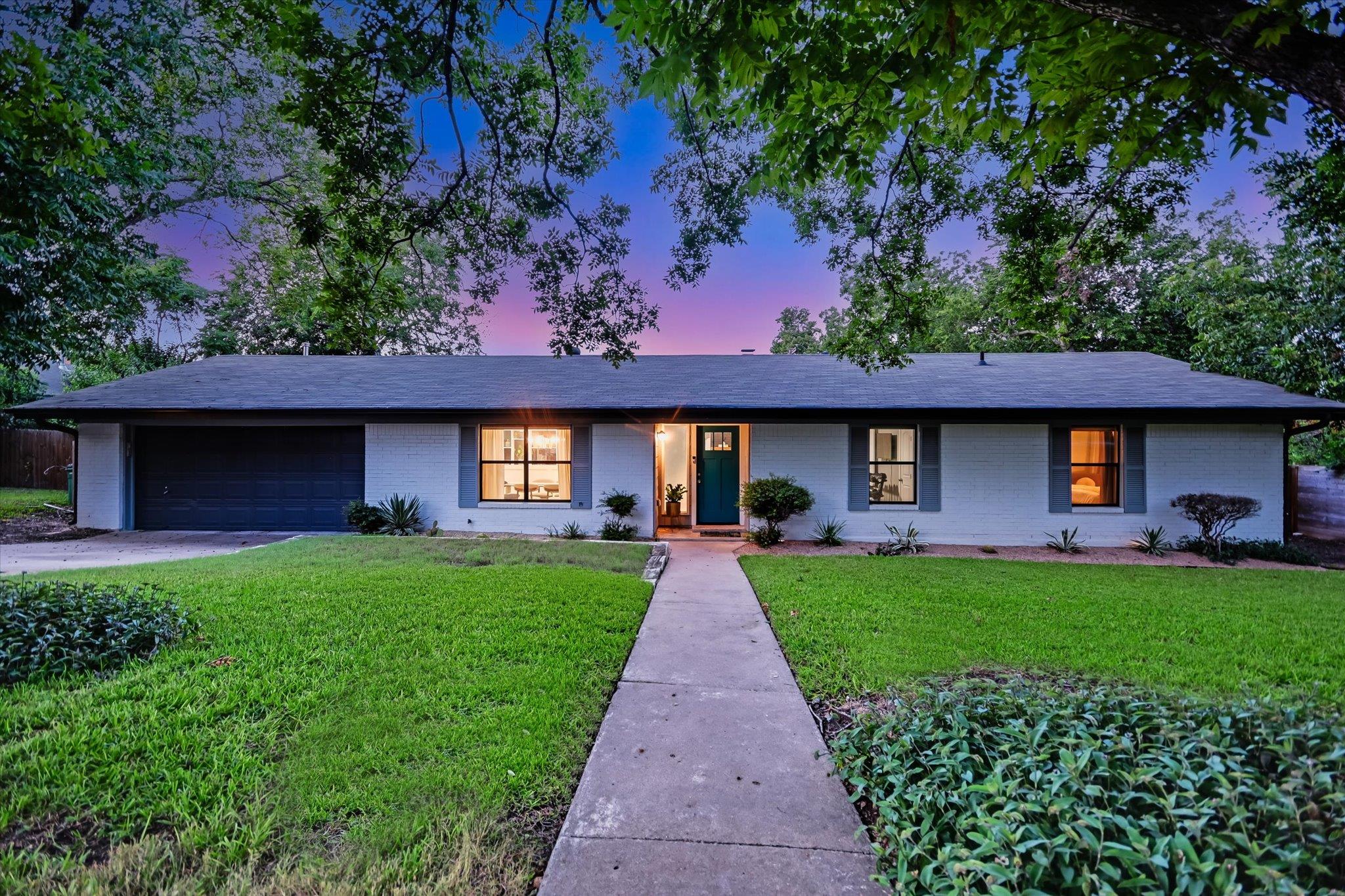 1006 Hollybluff St Property Photo 1
