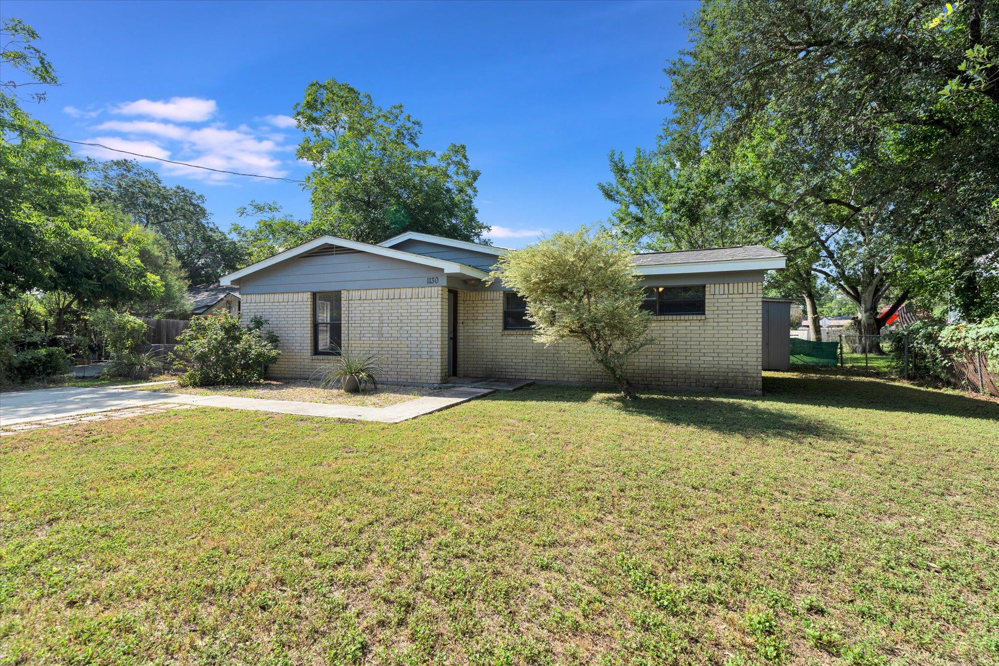1130 Bois D'arc St None Property Photo 1
