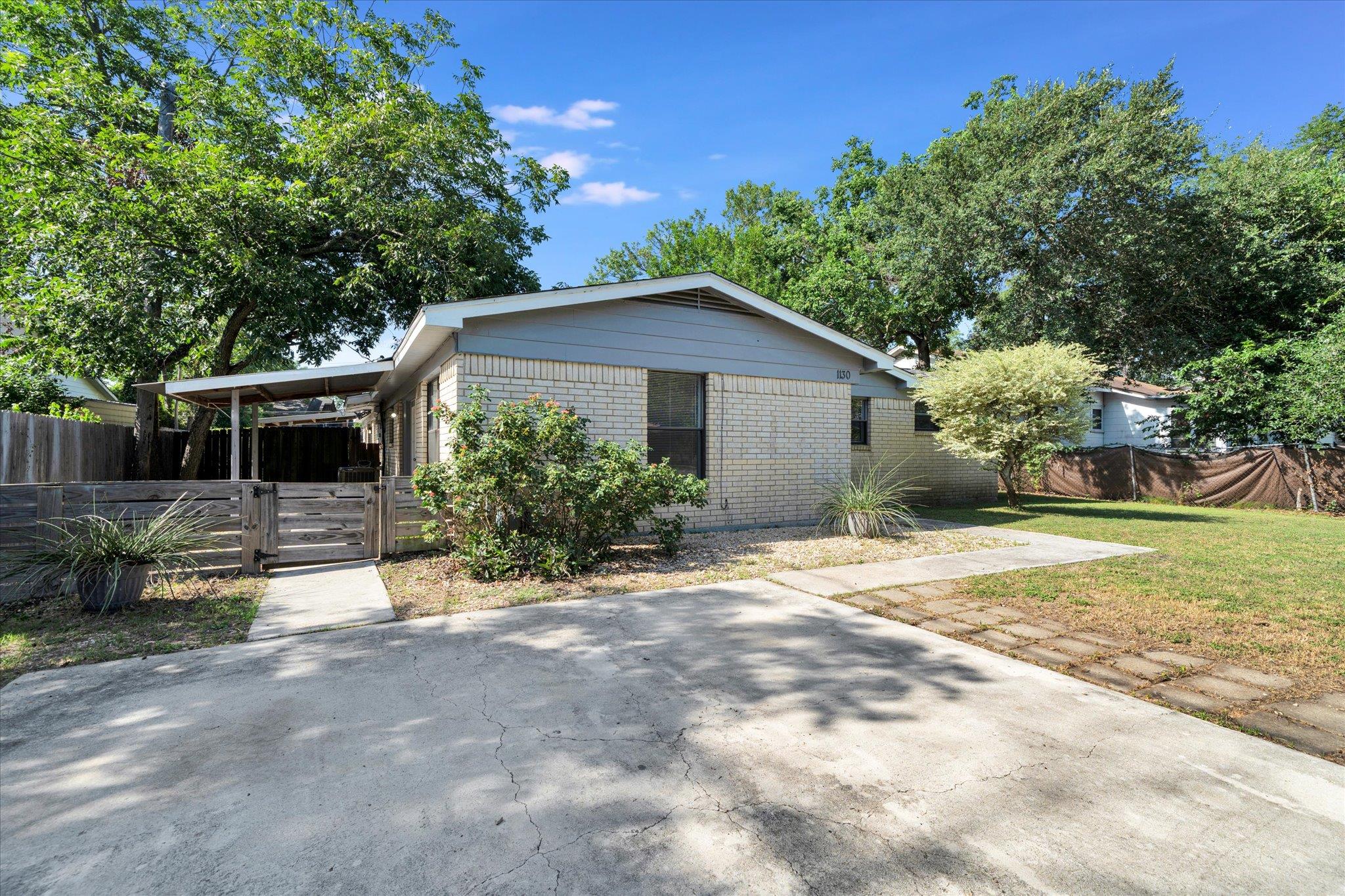 1130 Bois D'arc St None Property Photo 2