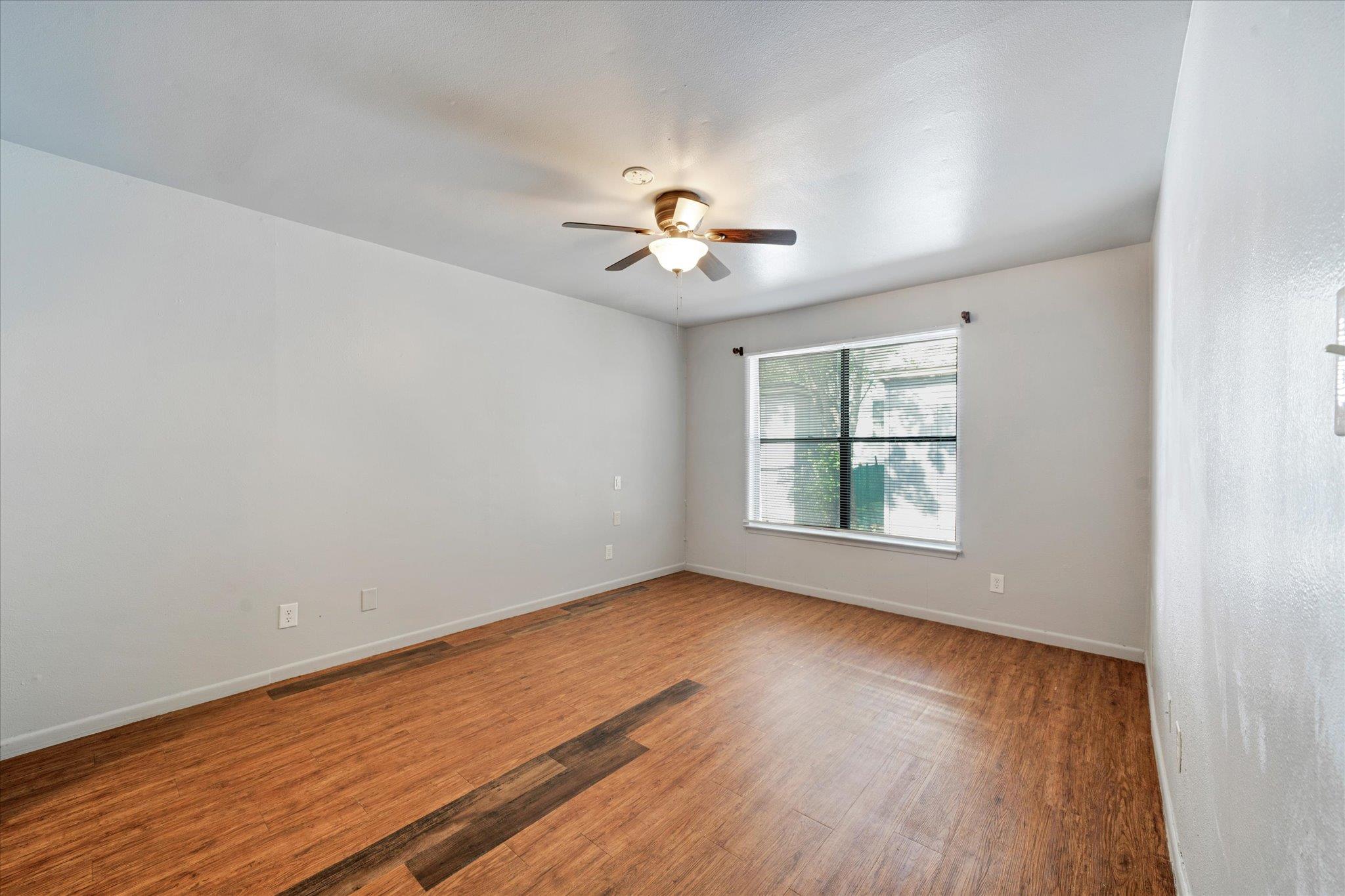 1130 Bois D'arc St None Property Photo 9