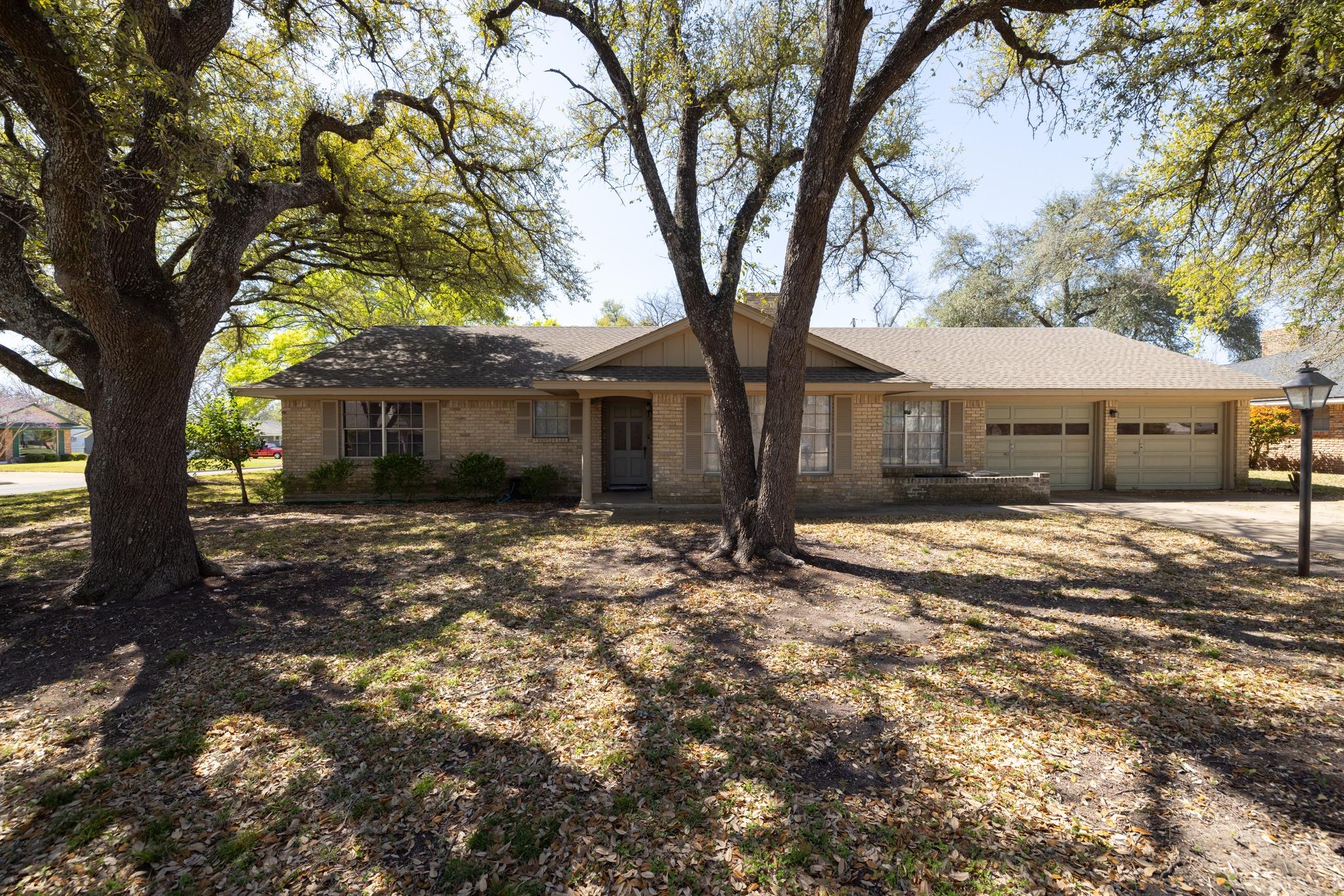 3605 Del Norte Blvd Property Photo 1