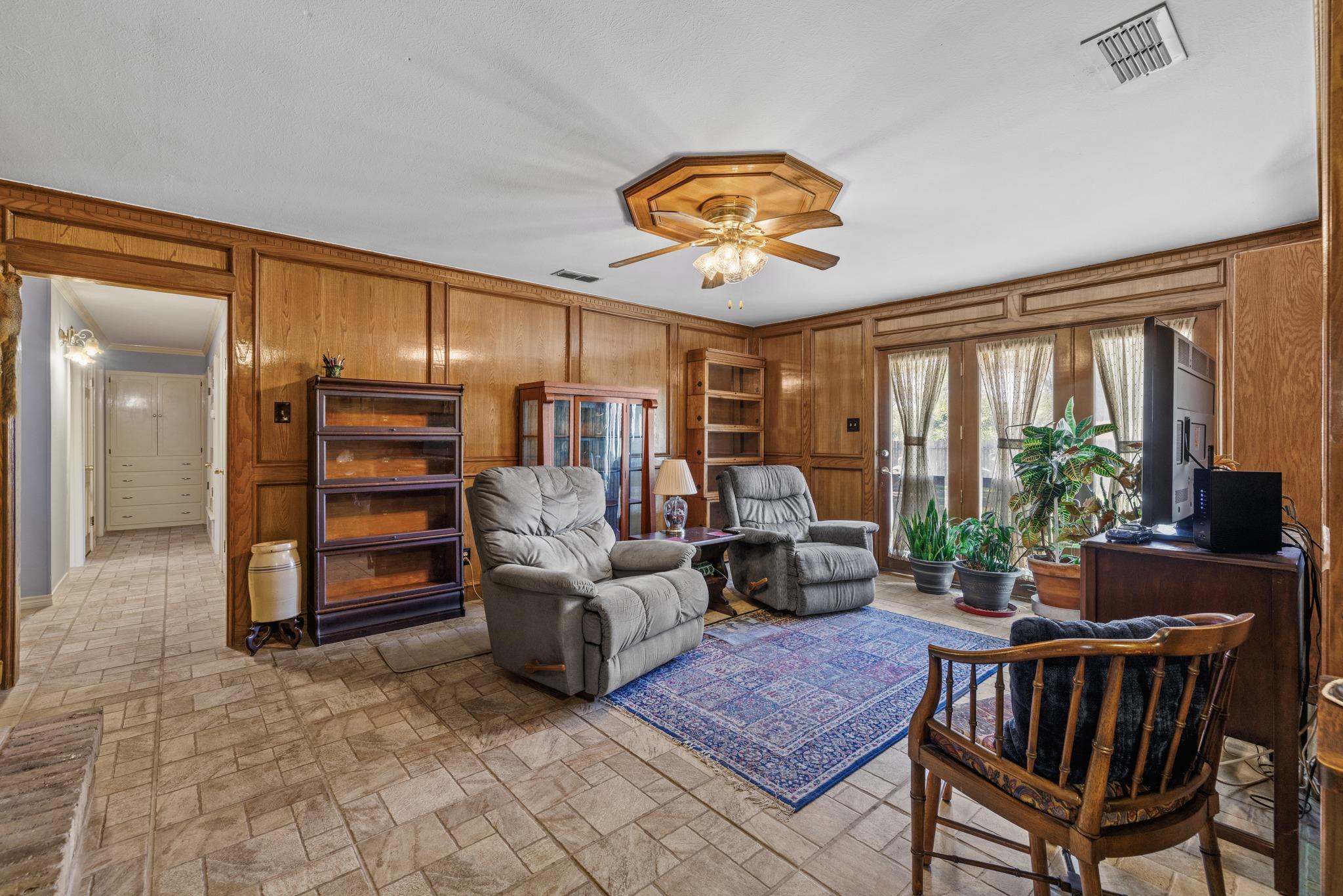 3605 Del Norte Blvd Property Photo 5