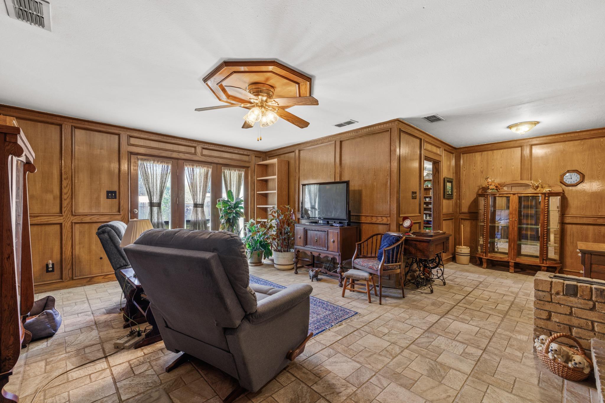 3605 Del Norte Blvd Property Photo 6