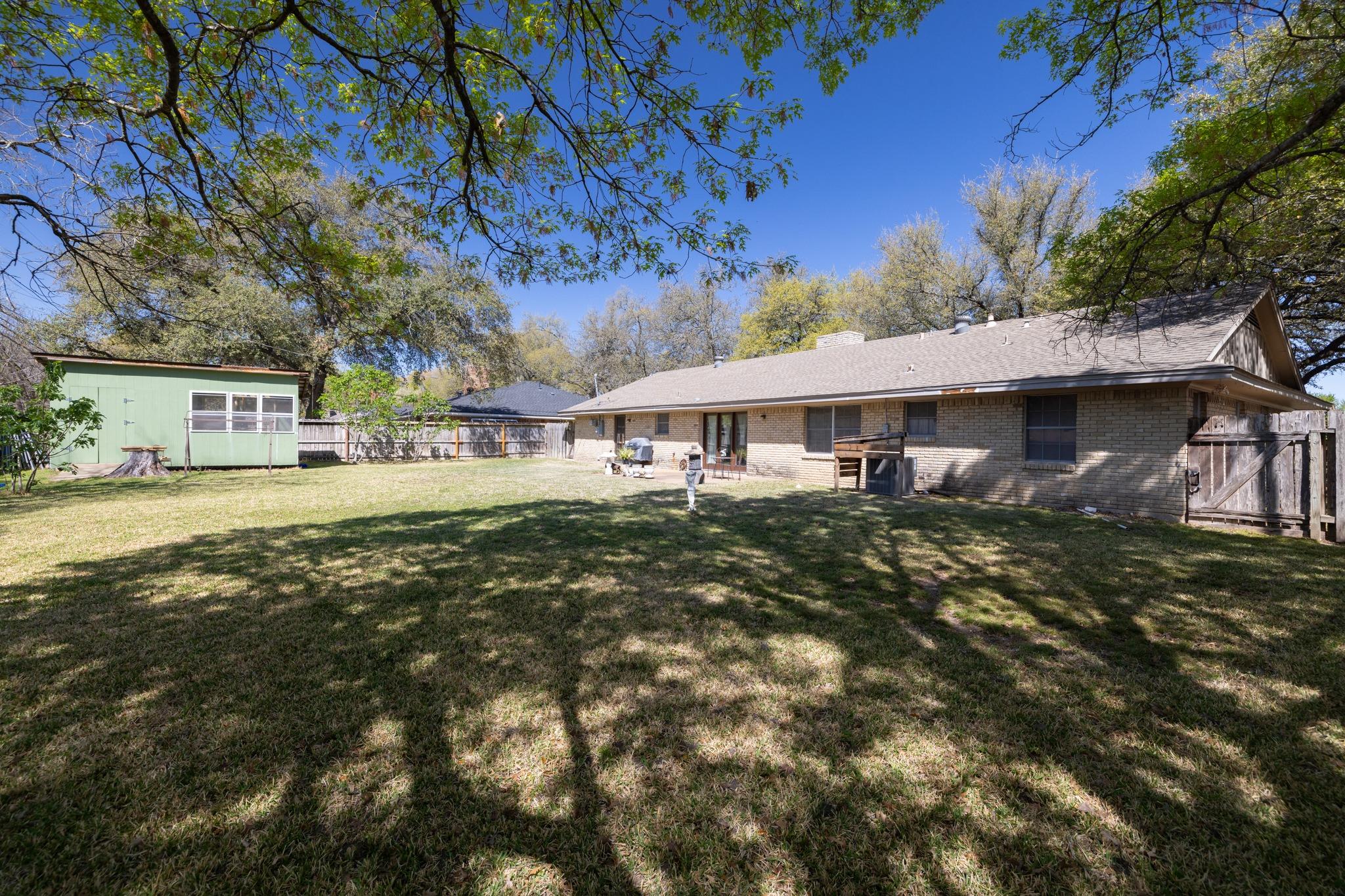 3605 Del Norte Blvd Property Photo 24
