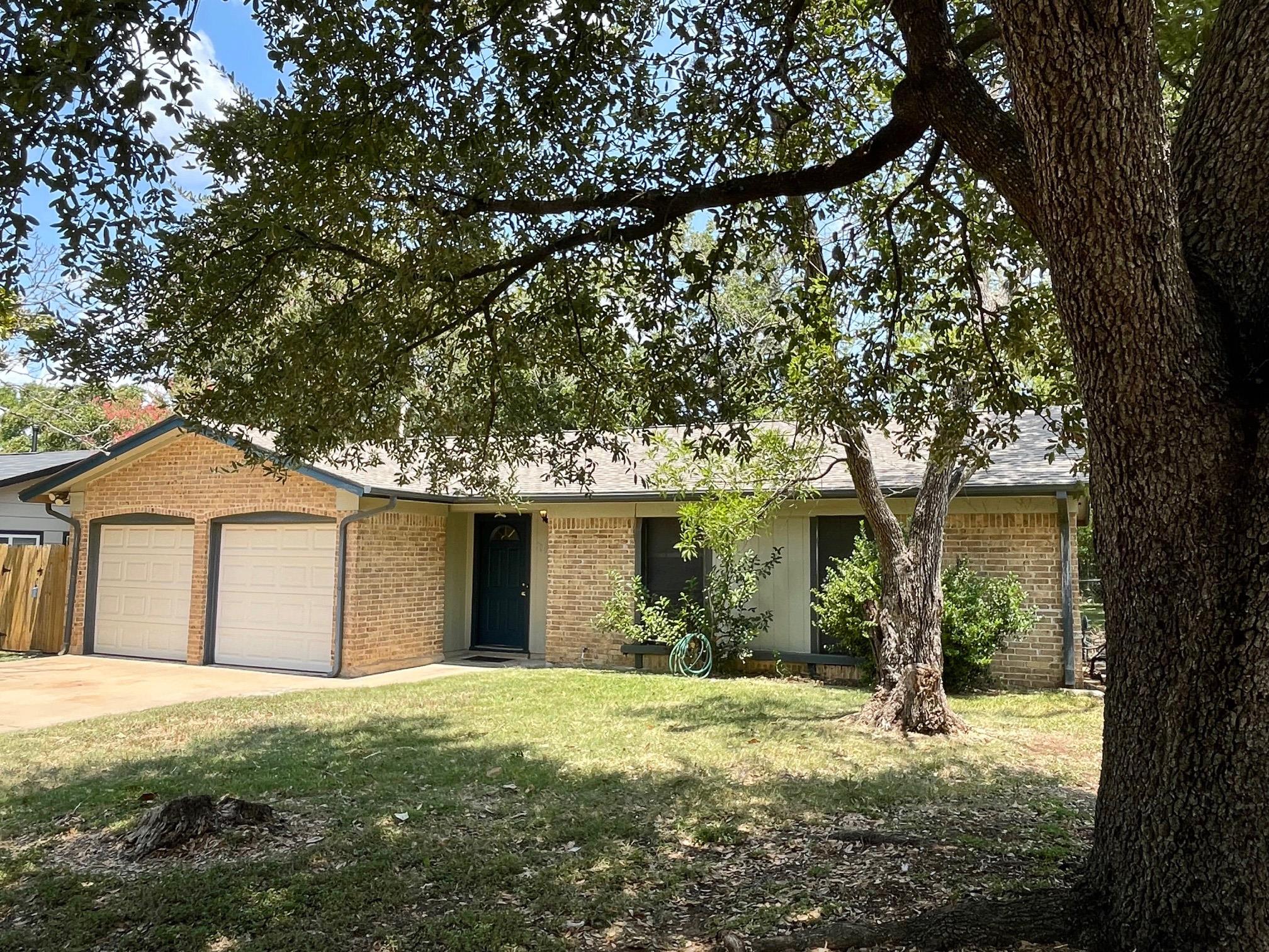 7000 Whispering Oaks Dr Property Photo 1