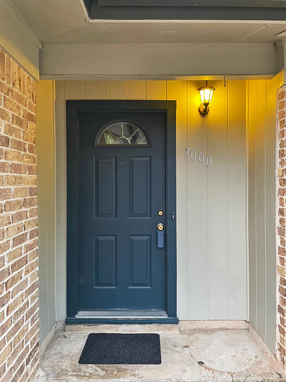 7000 Whispering Oaks Dr Property Photo 3