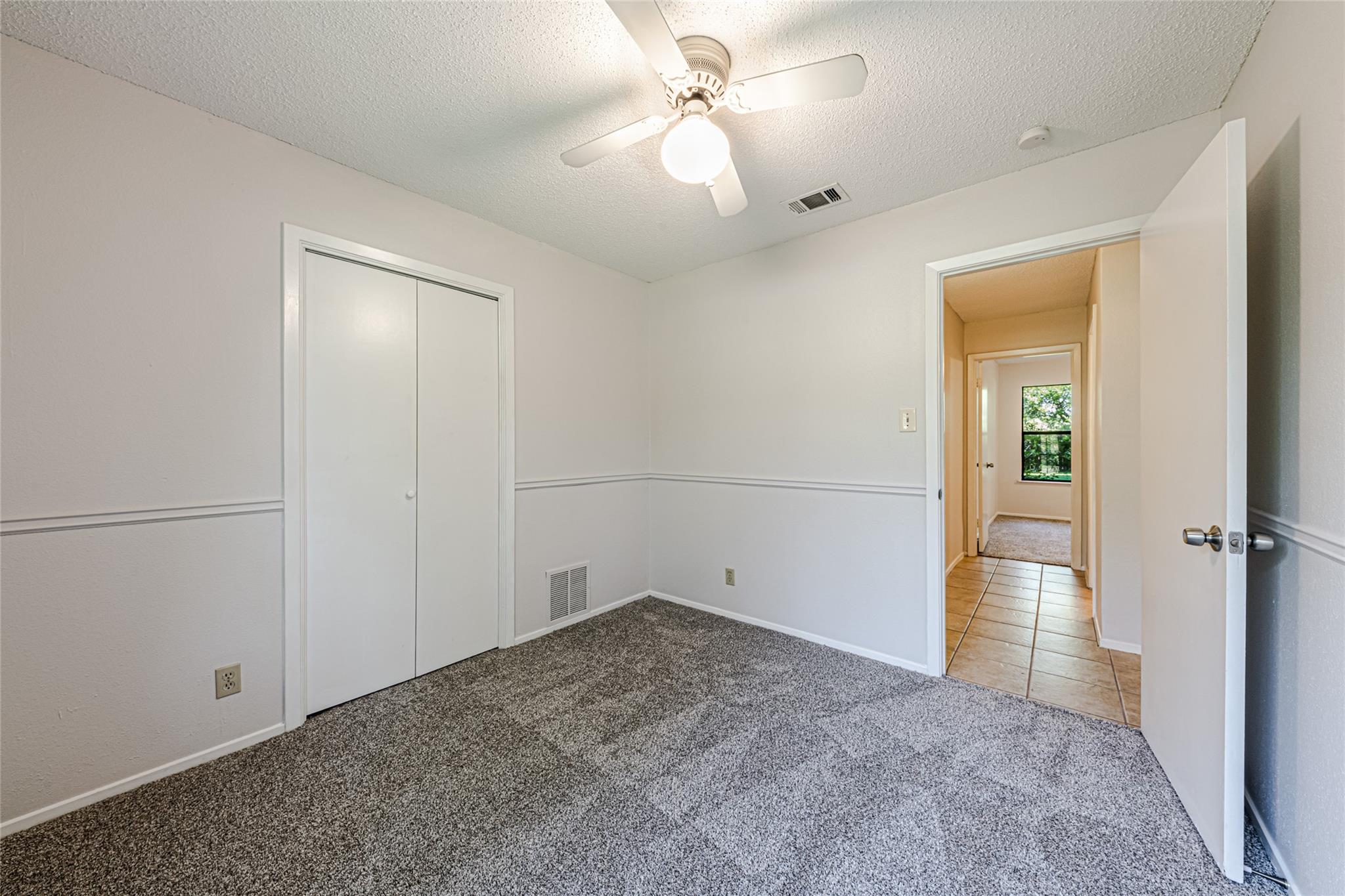 7000 Whispering Oaks Dr Property Photo 12