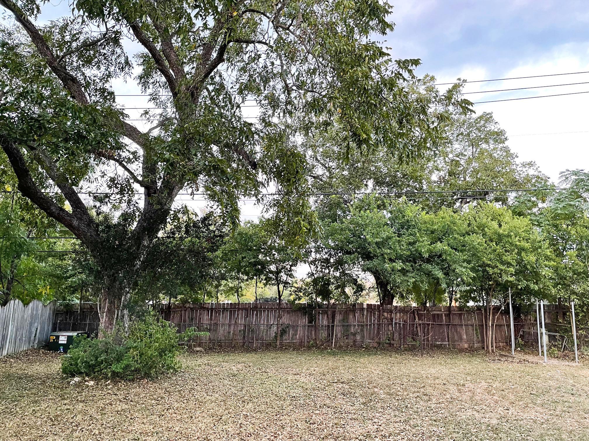 7000 Whispering Oaks Dr Property Photo 14