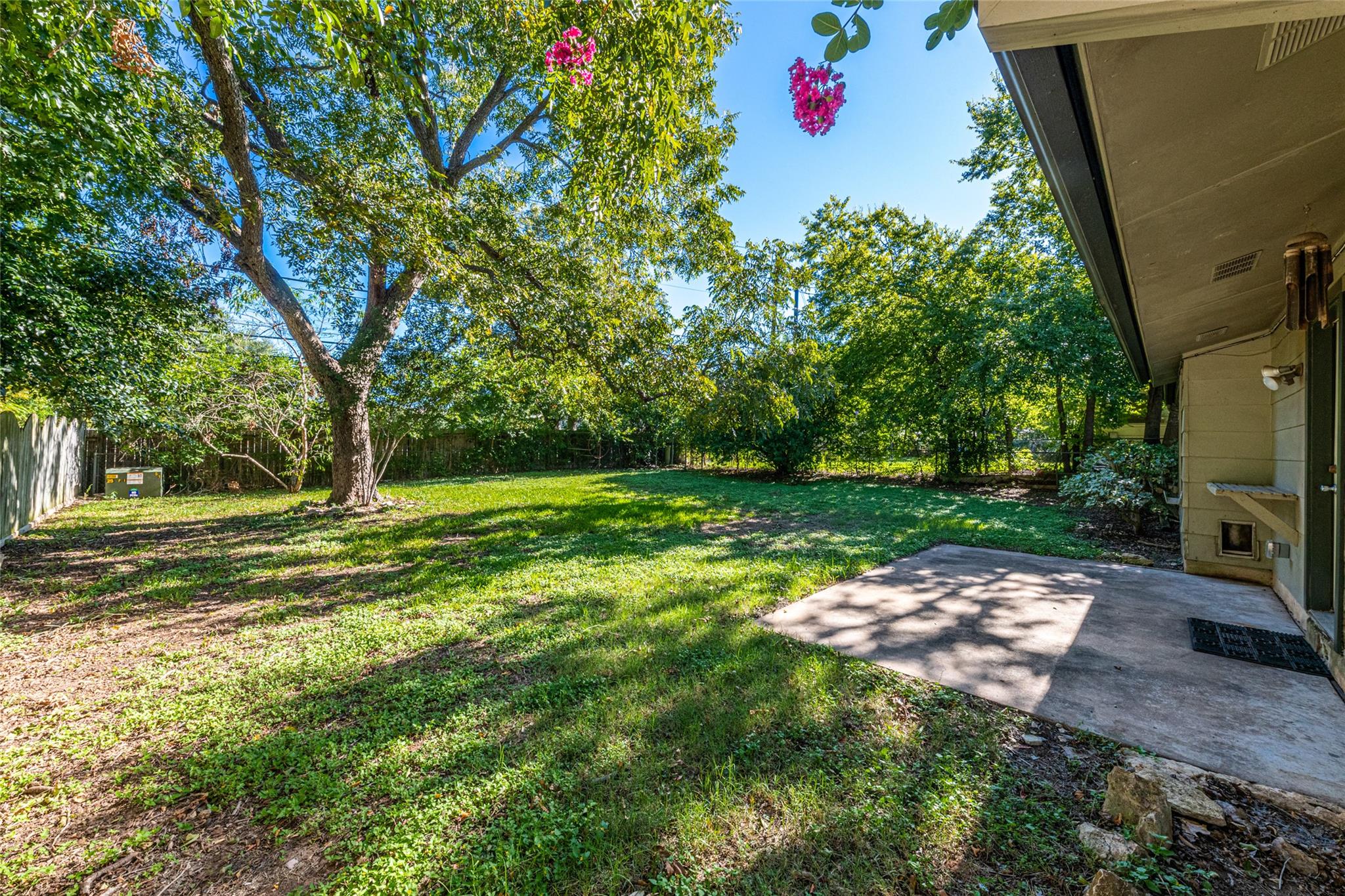 7000 Whispering Oaks Dr Property Photo 15
