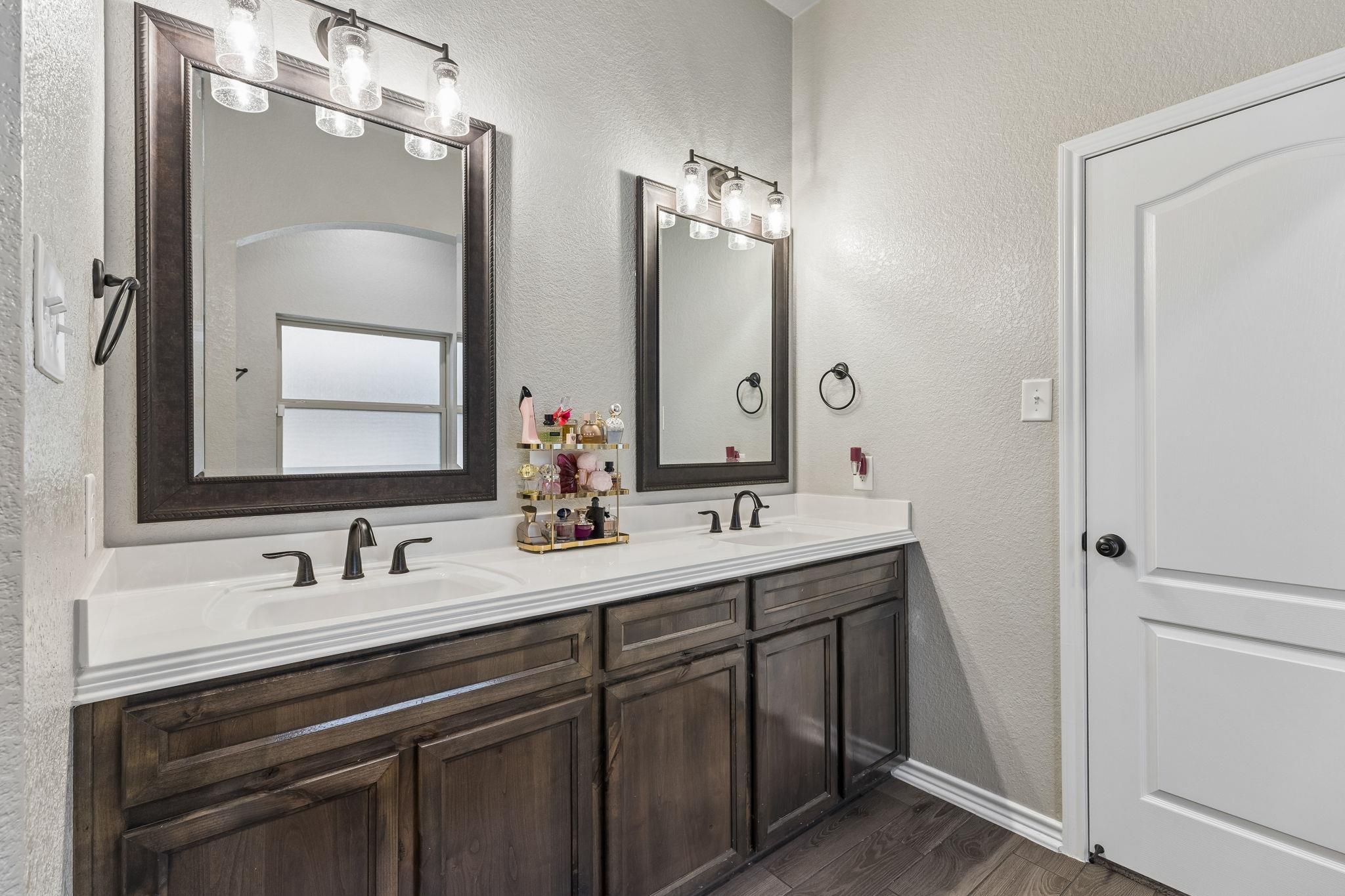 5309 La Piedra Ln Property Photo 8