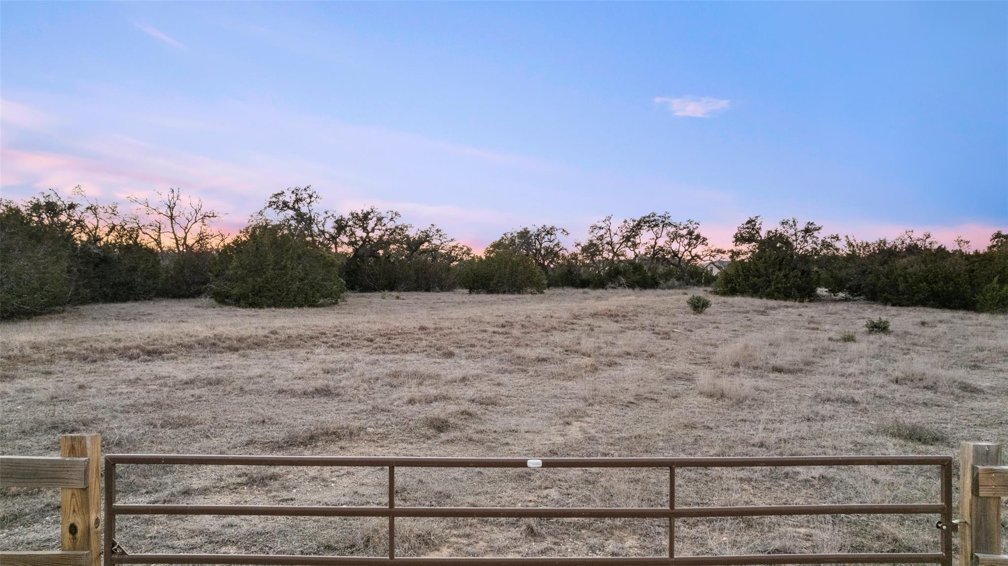 9121 Robinson Family Rd Property Photo 5