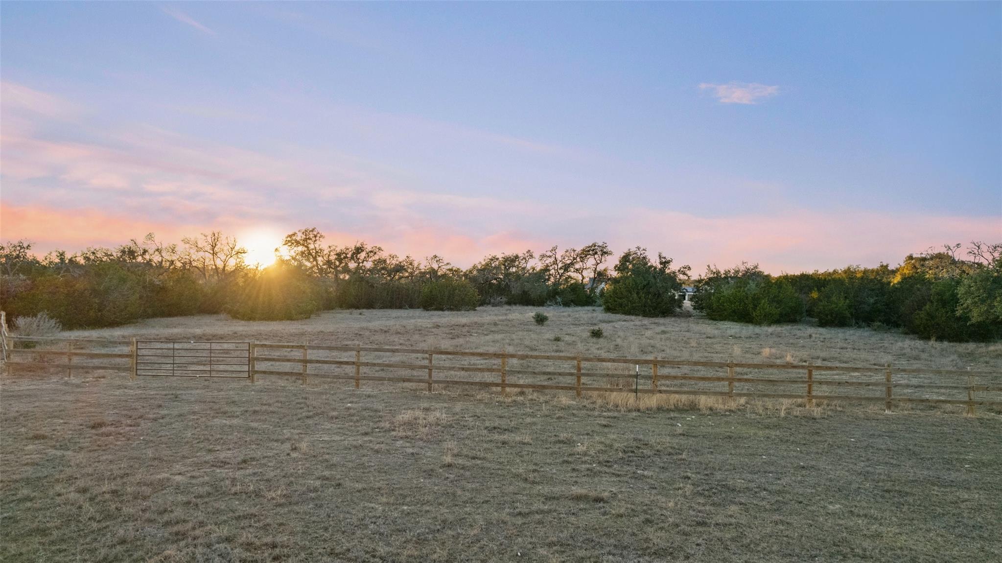 9121 Robinson Family Rd Property Photo 11