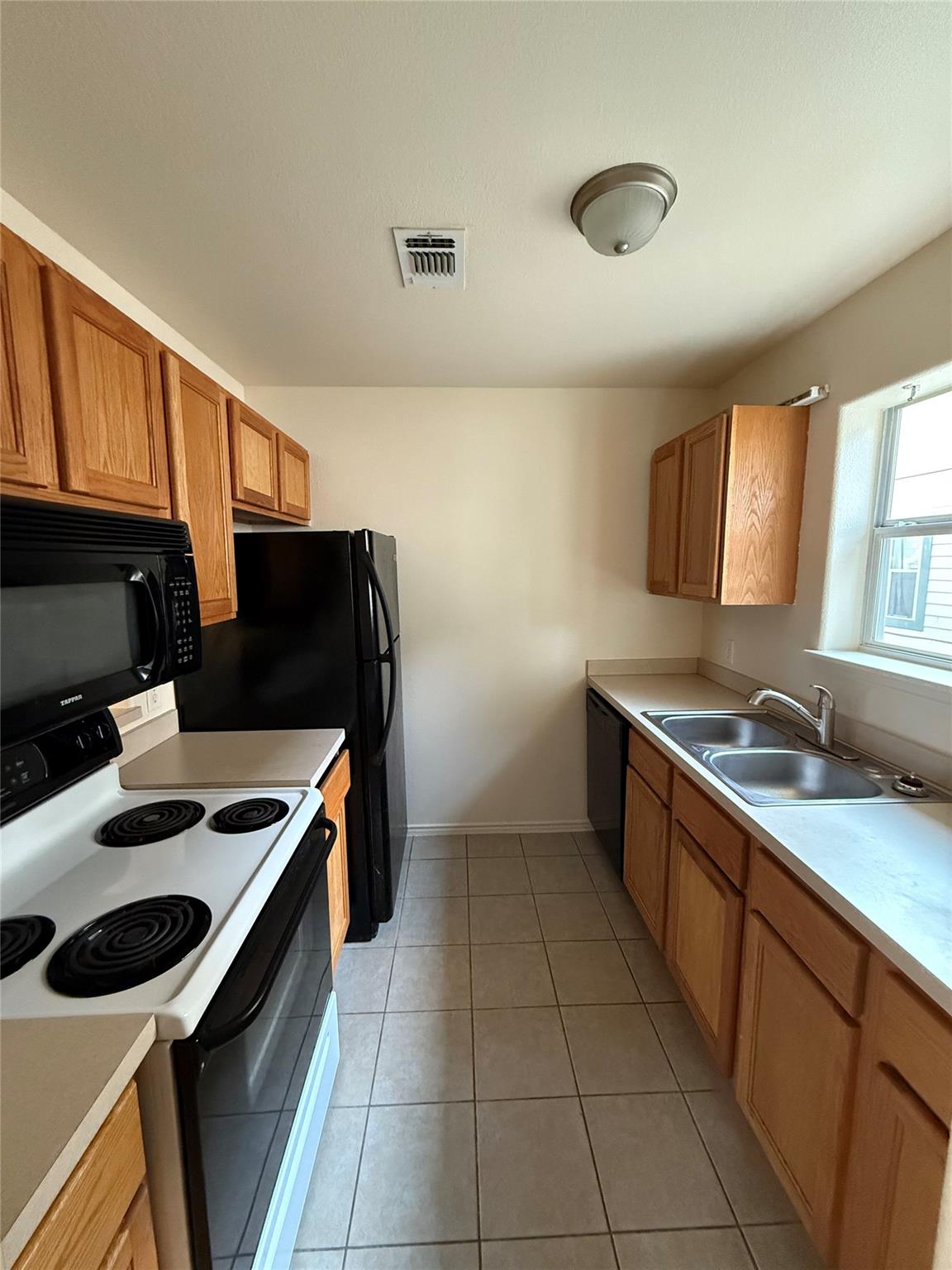 900 Pecan St #203 Property Photo 1