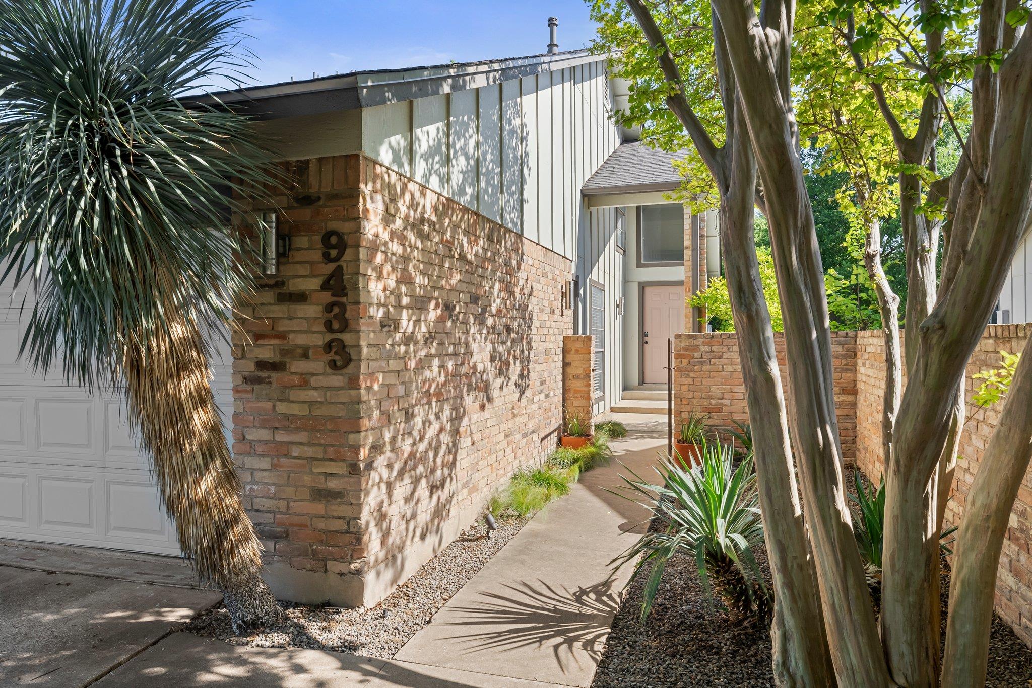 9433 Singing Quail Dr Property Photo 3